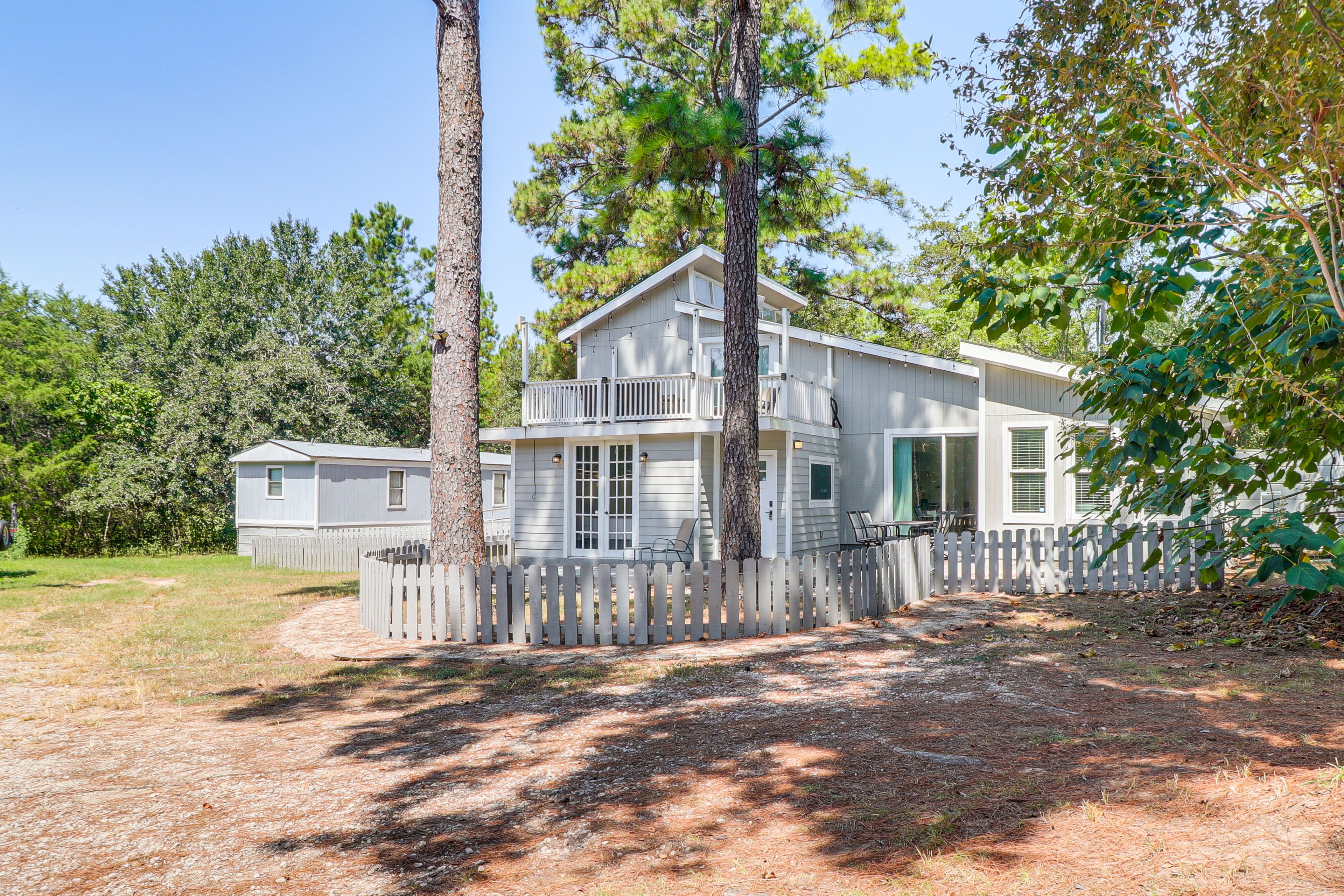 Parking | Shared Driveway (3 Vehicles)
