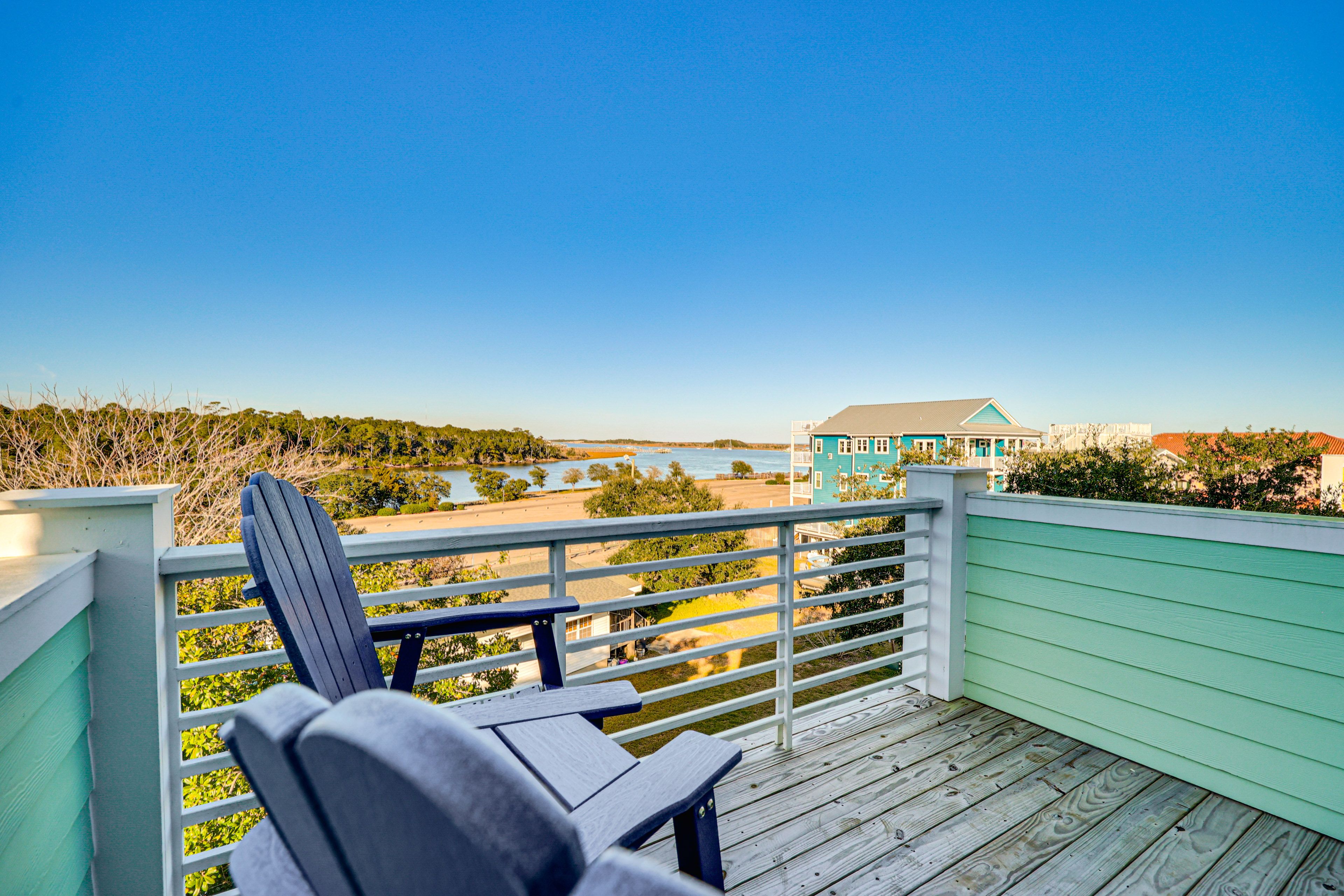 Rooftop Deck | Water View