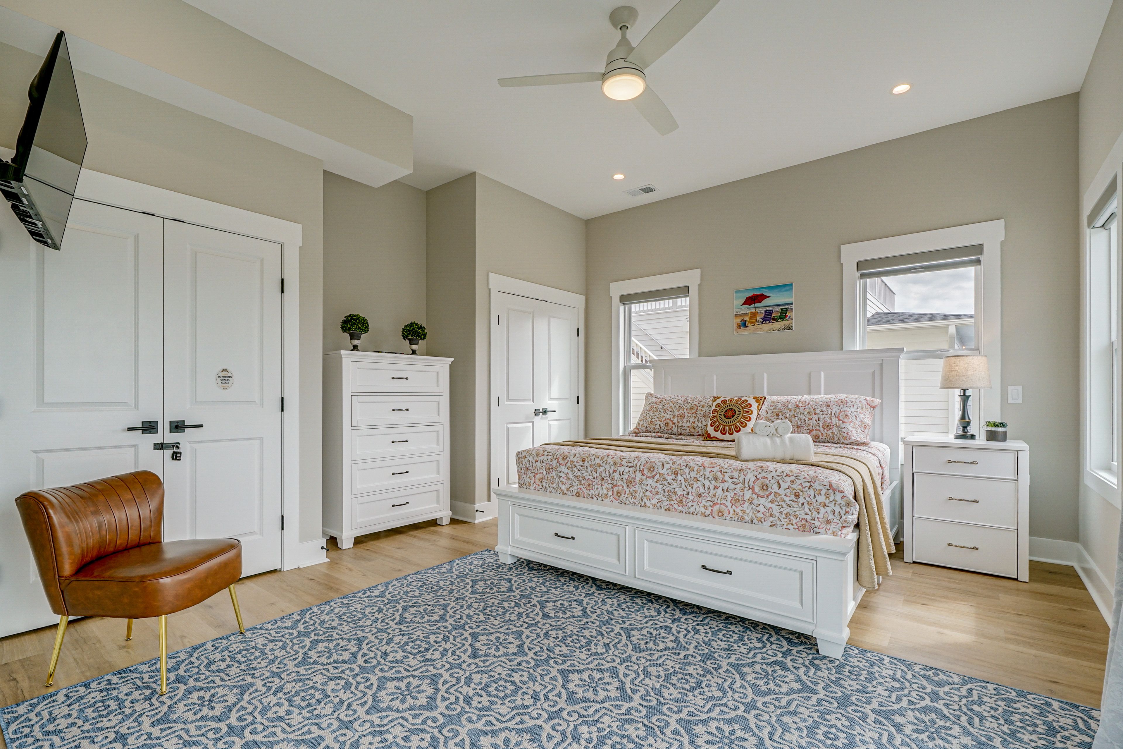 Bedroom 2 | King Bed | 4th Floor