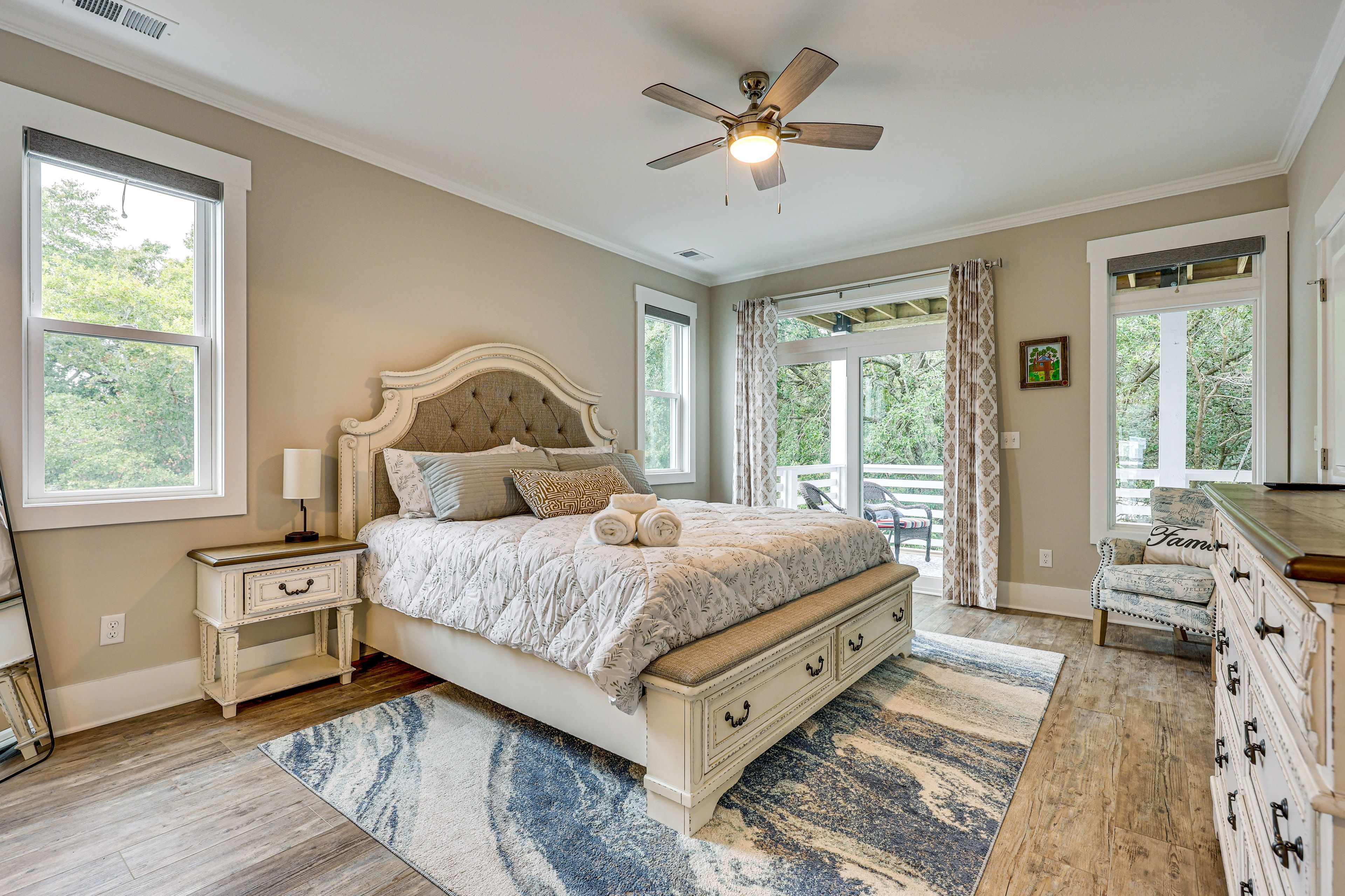 Bedroom 2 | King Bed | 4th Floor