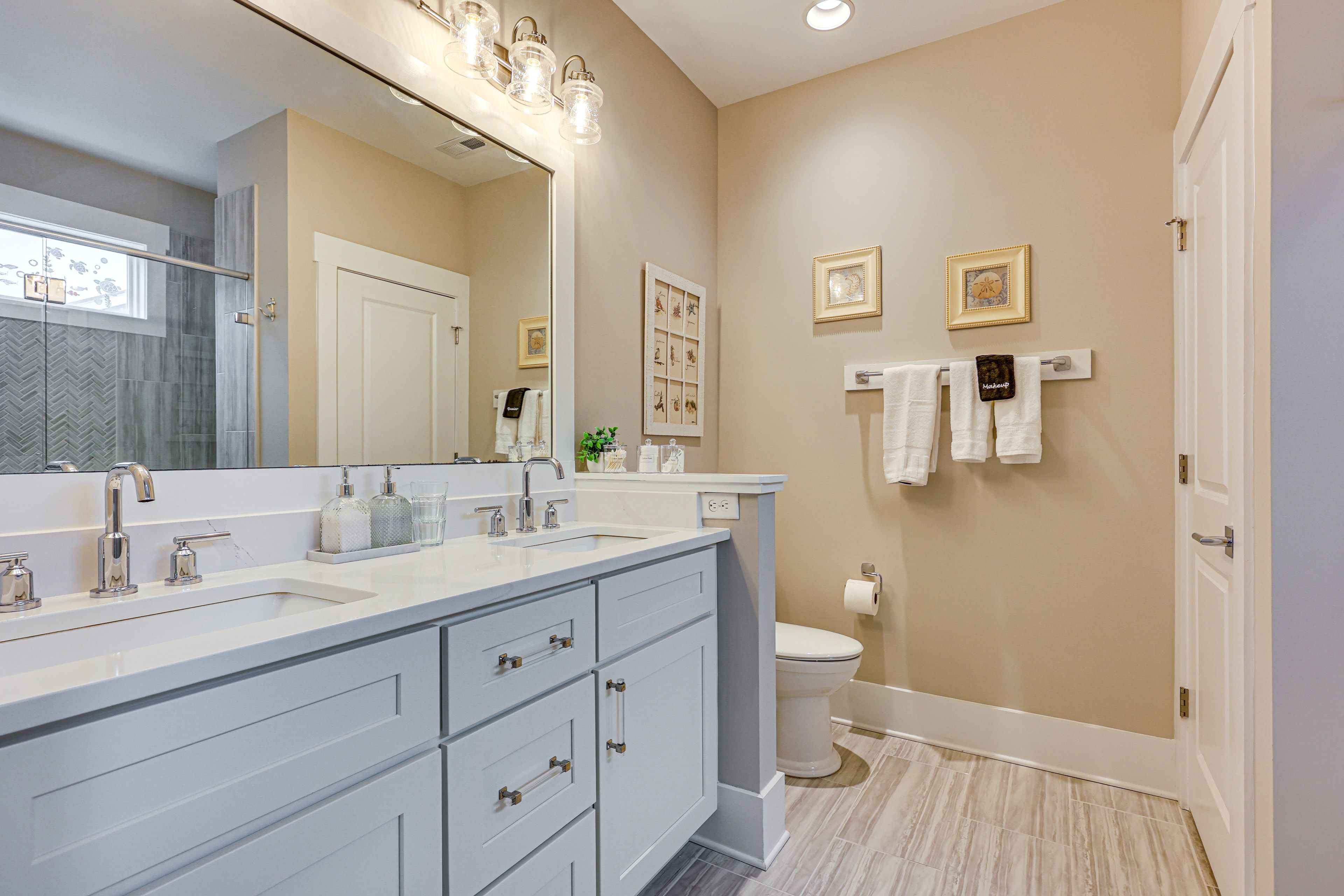 Full Bath | 4th Floor