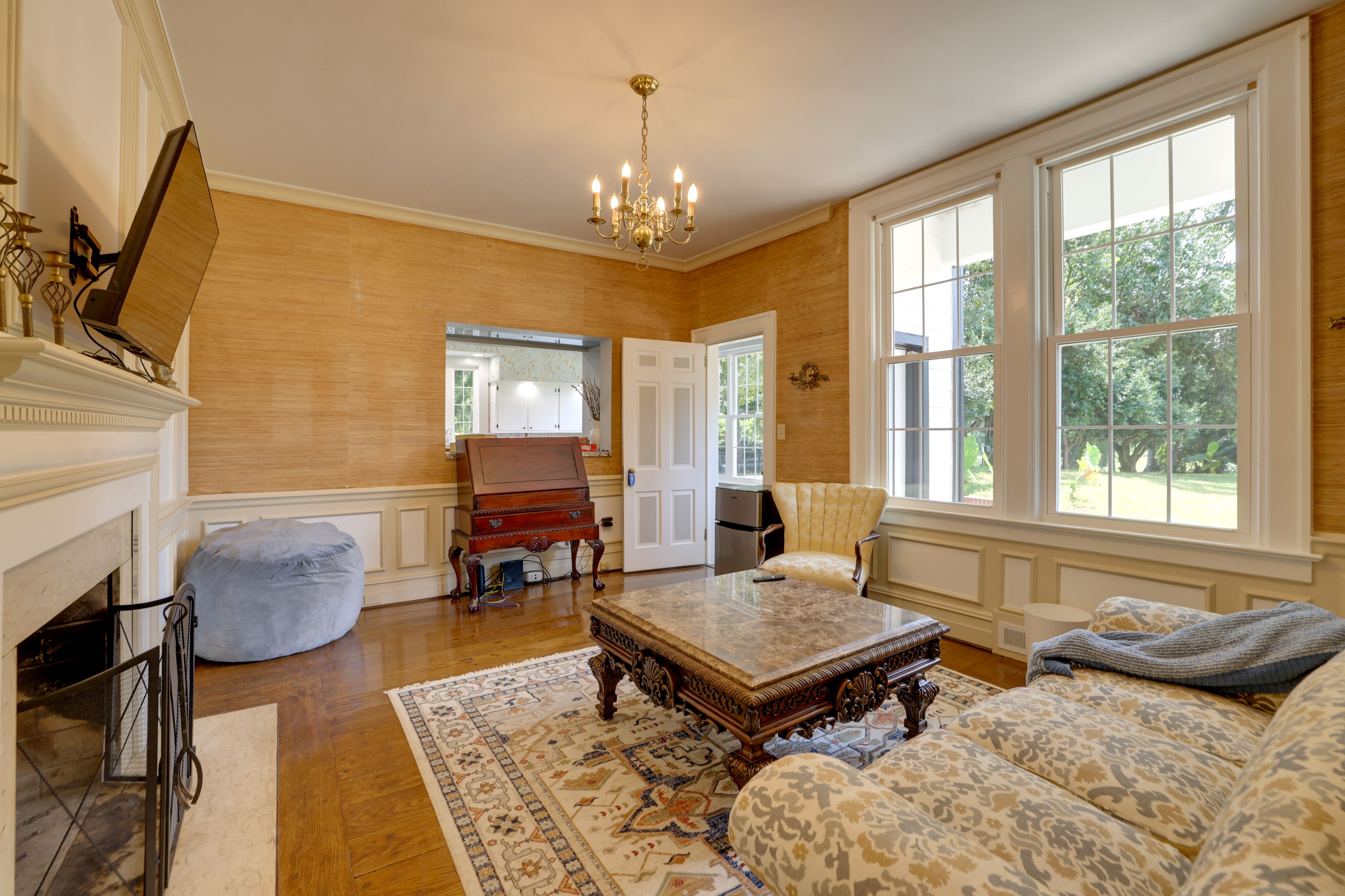 Front Room | 1st Floor | Free WiFi | Central A/C & Heating