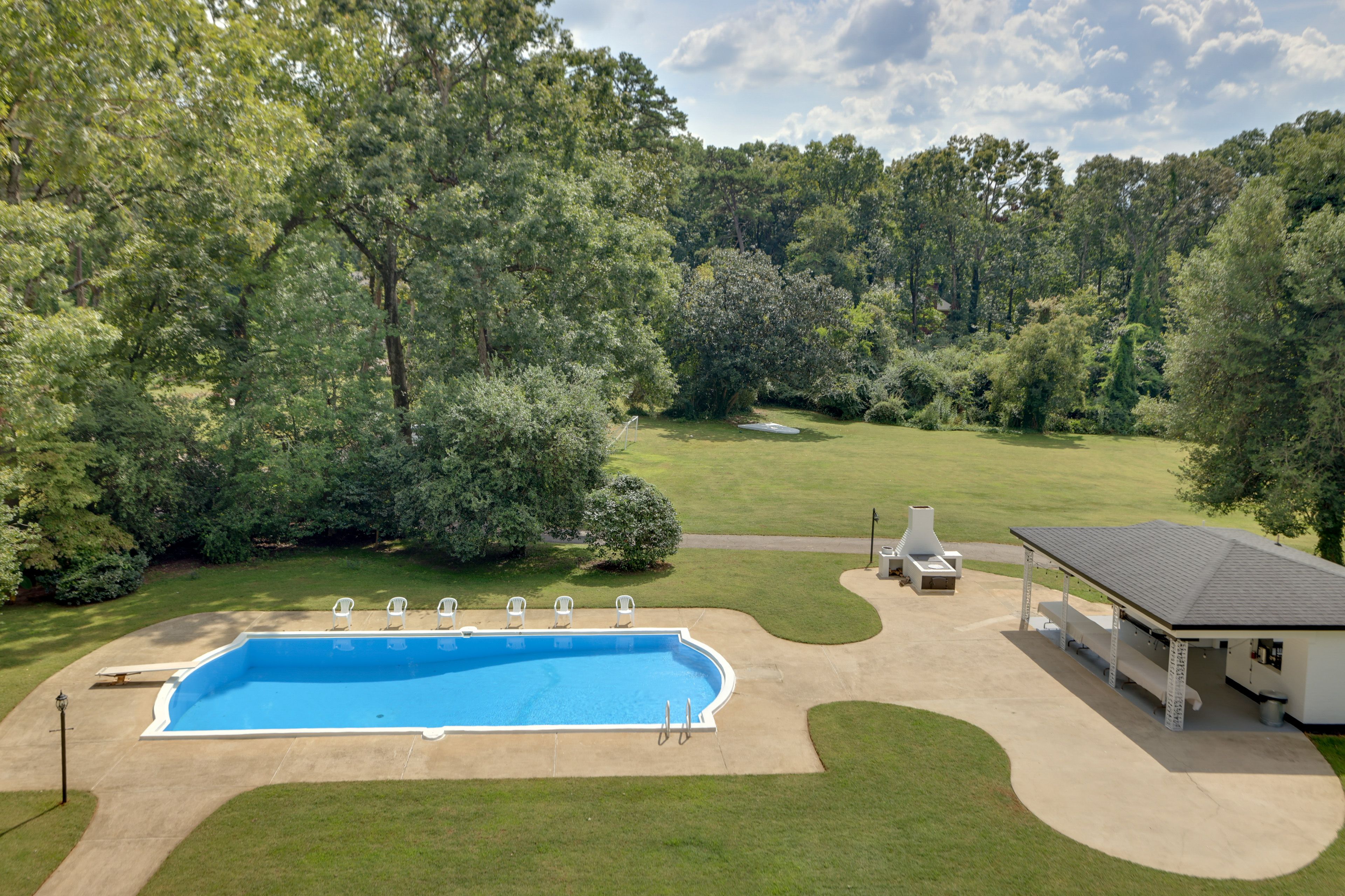 Property Exterior | Shared Pool & Outdoor Space