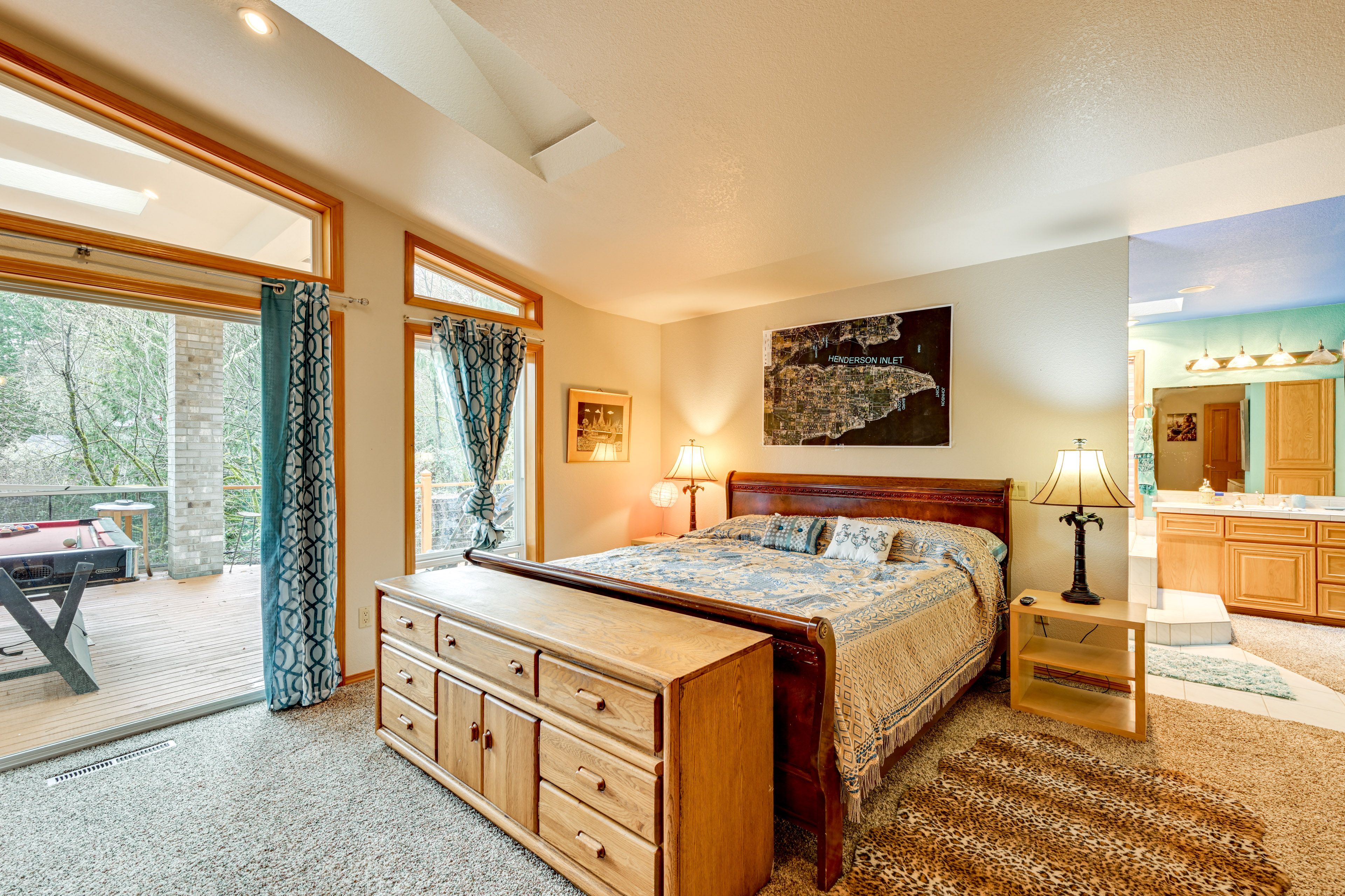 Bedroom 1 | King Bed | Main Floor