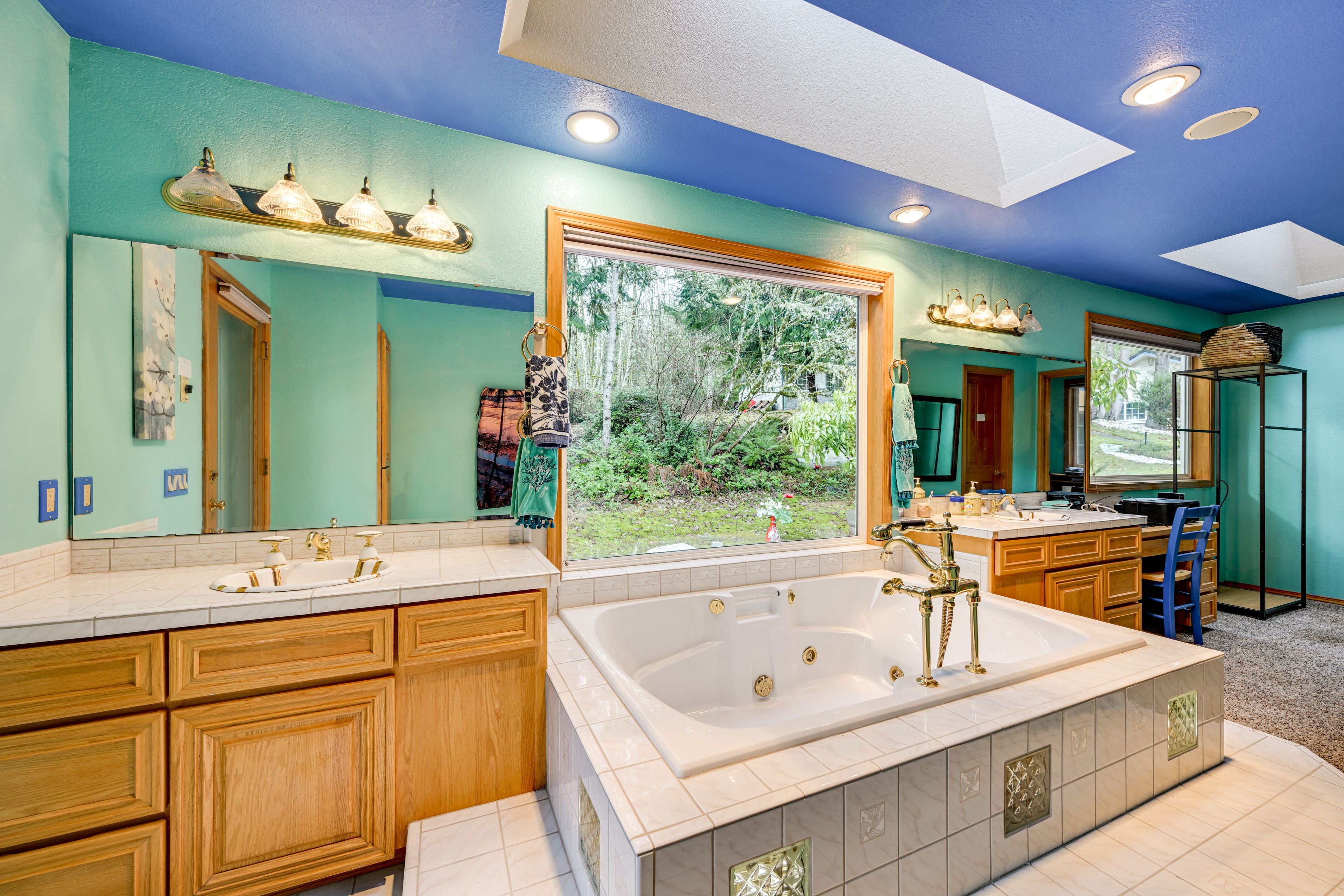 En-Suite Bathroom | Main Floor