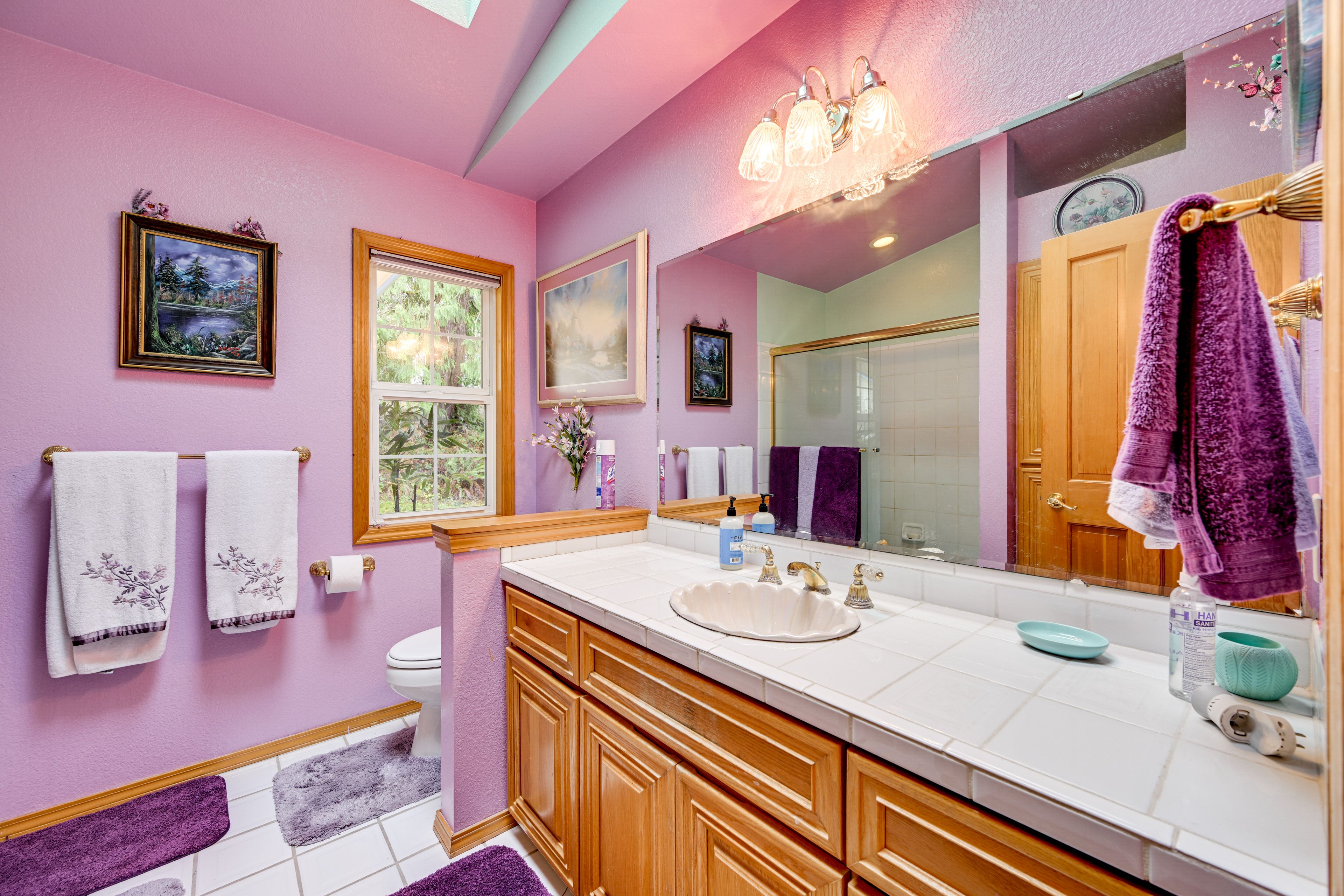 Bathroom | Main Floor