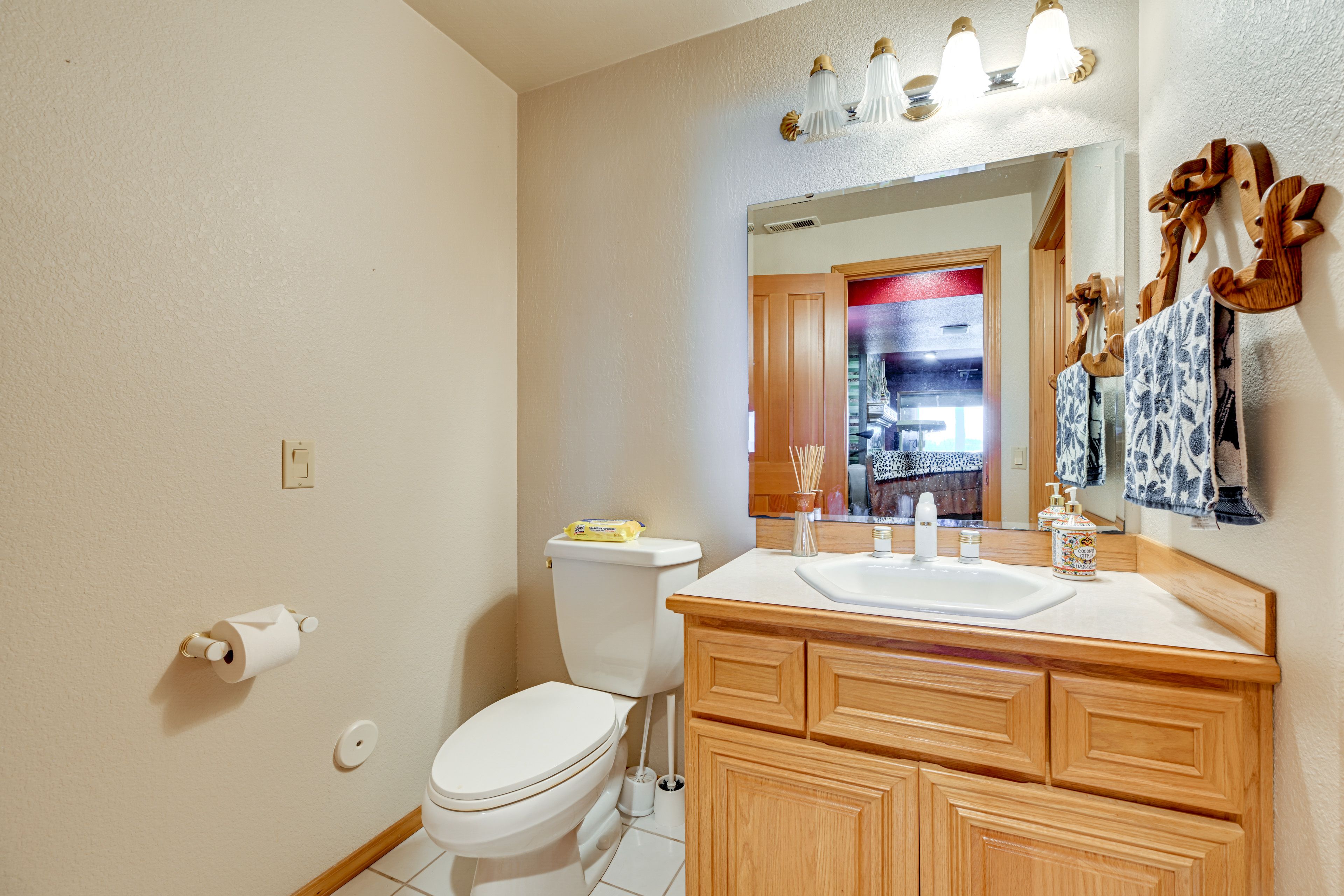 En-Suite Bathroom | Lower Floor