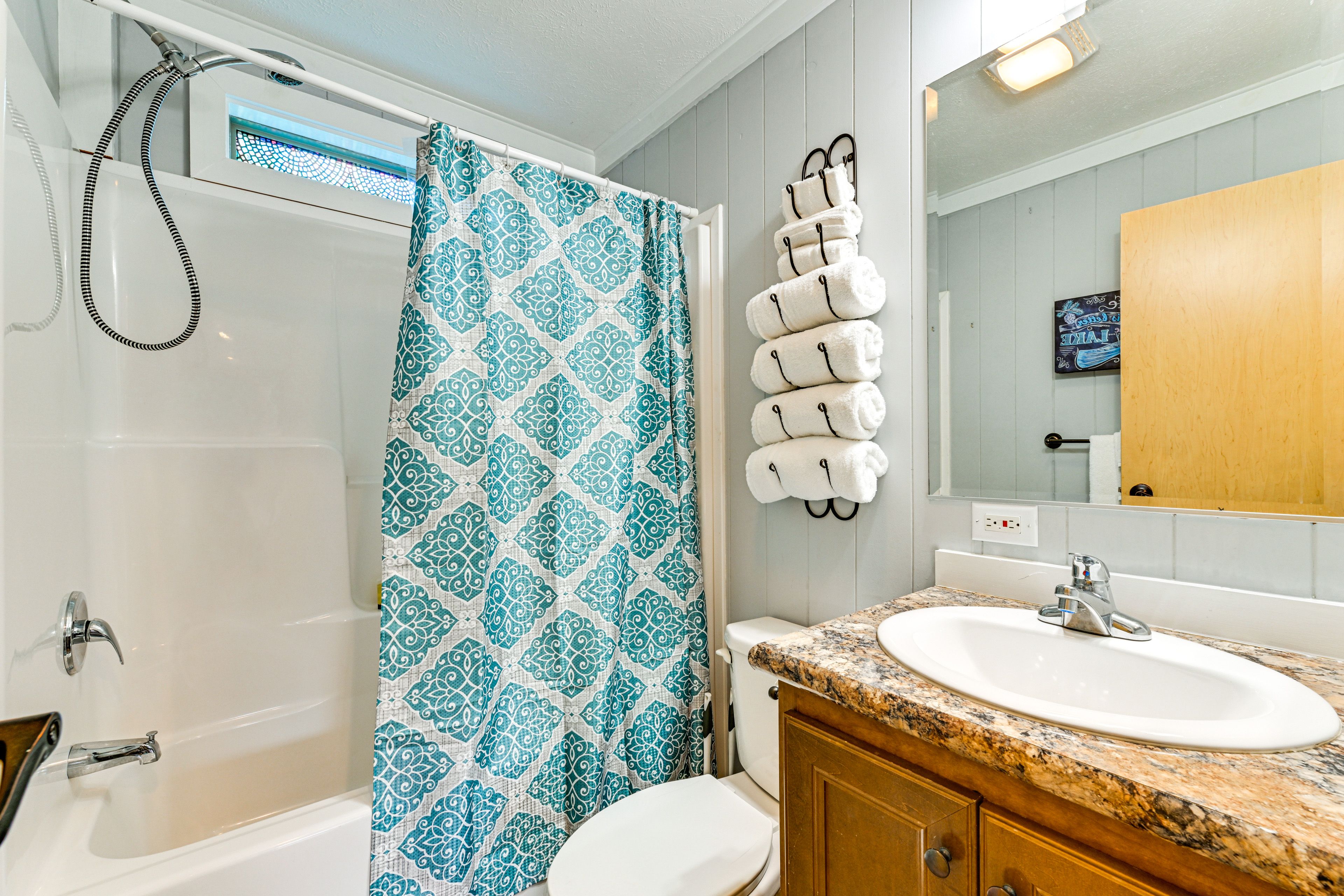 Bathroom | Towels Provided