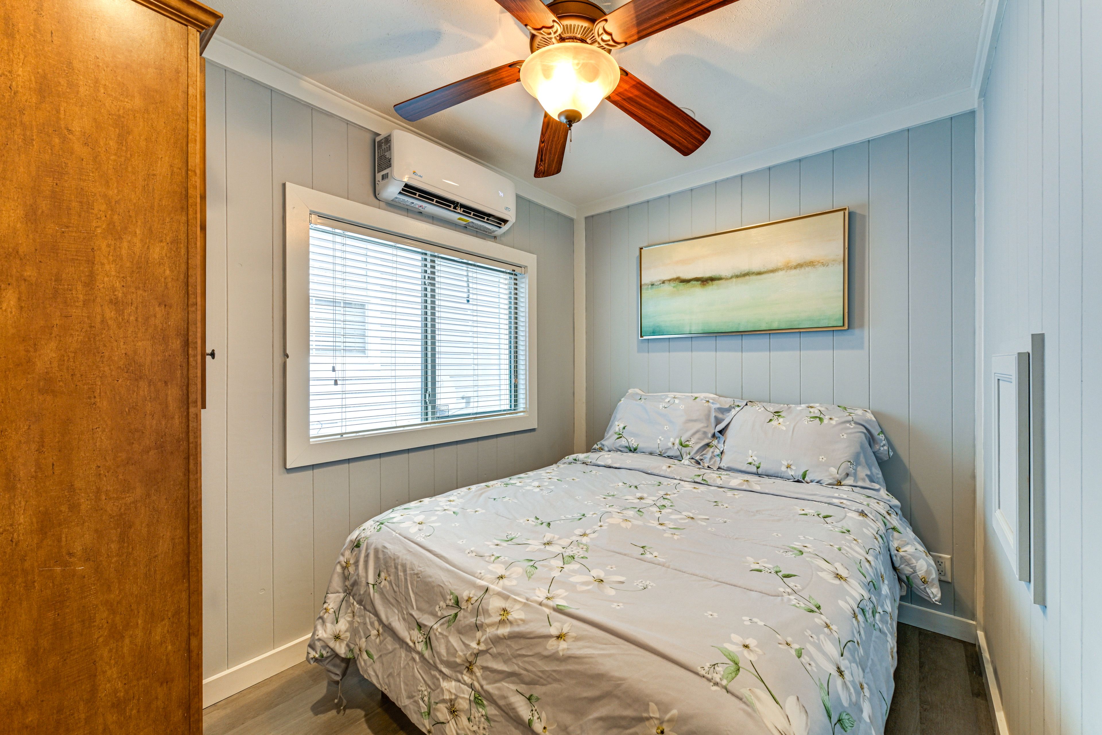 Bedroom 1 | Queen Bed | Linens Provided