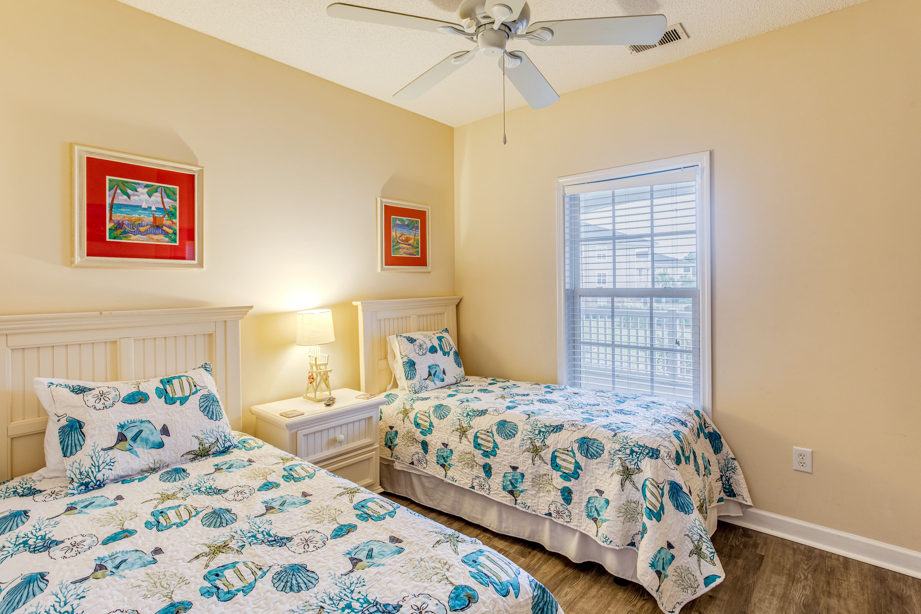 Bedroom 2 | 2 Twin Beds