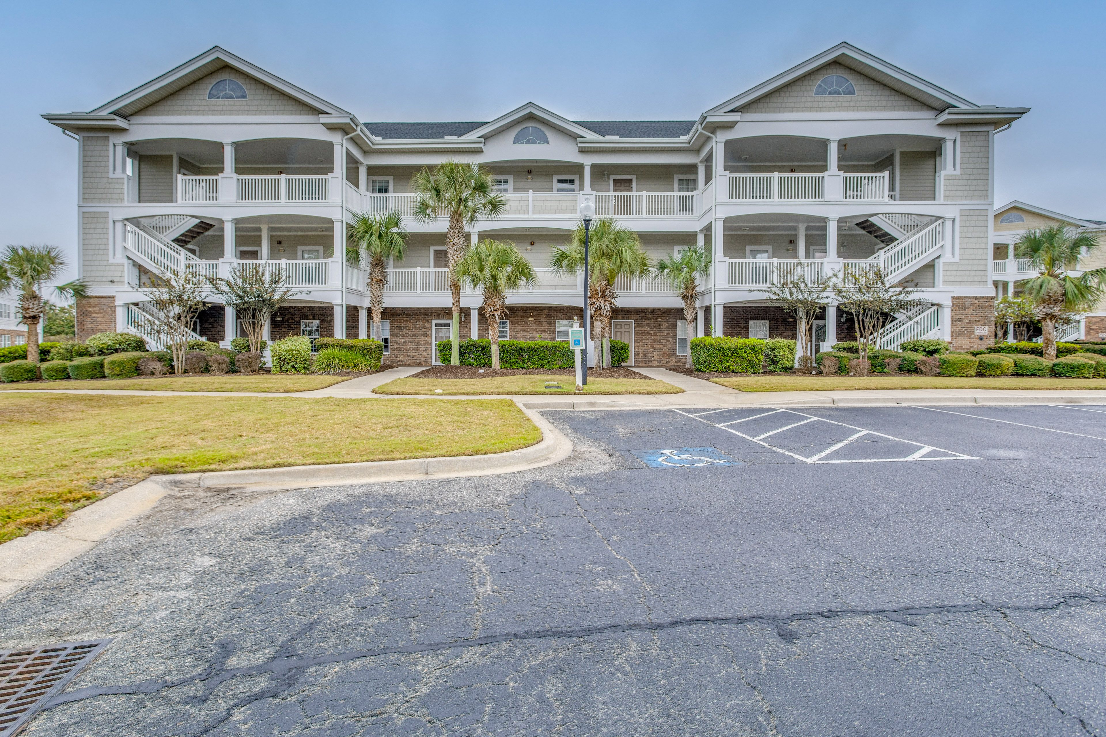 Parking | Community Parking Lot (4 Vehicles)