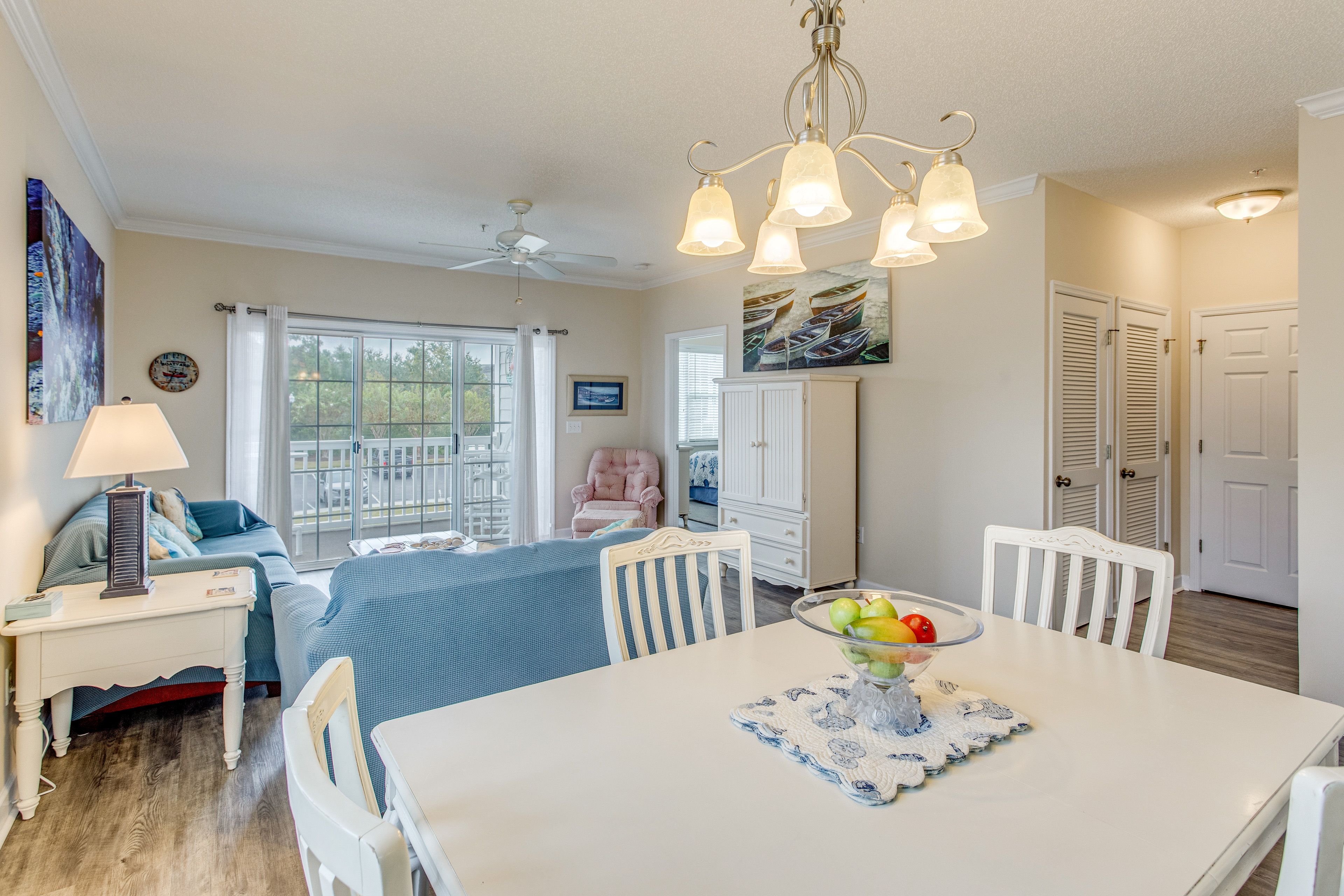 Dining Area | Dishware & Flatware