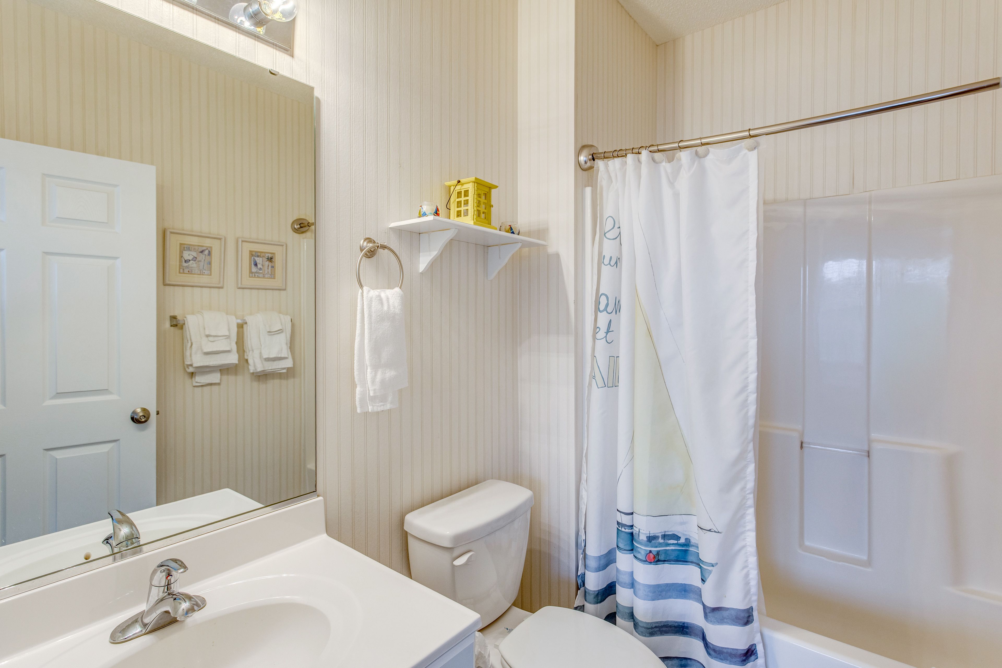 Full Bath | Towels | Hair Dryer