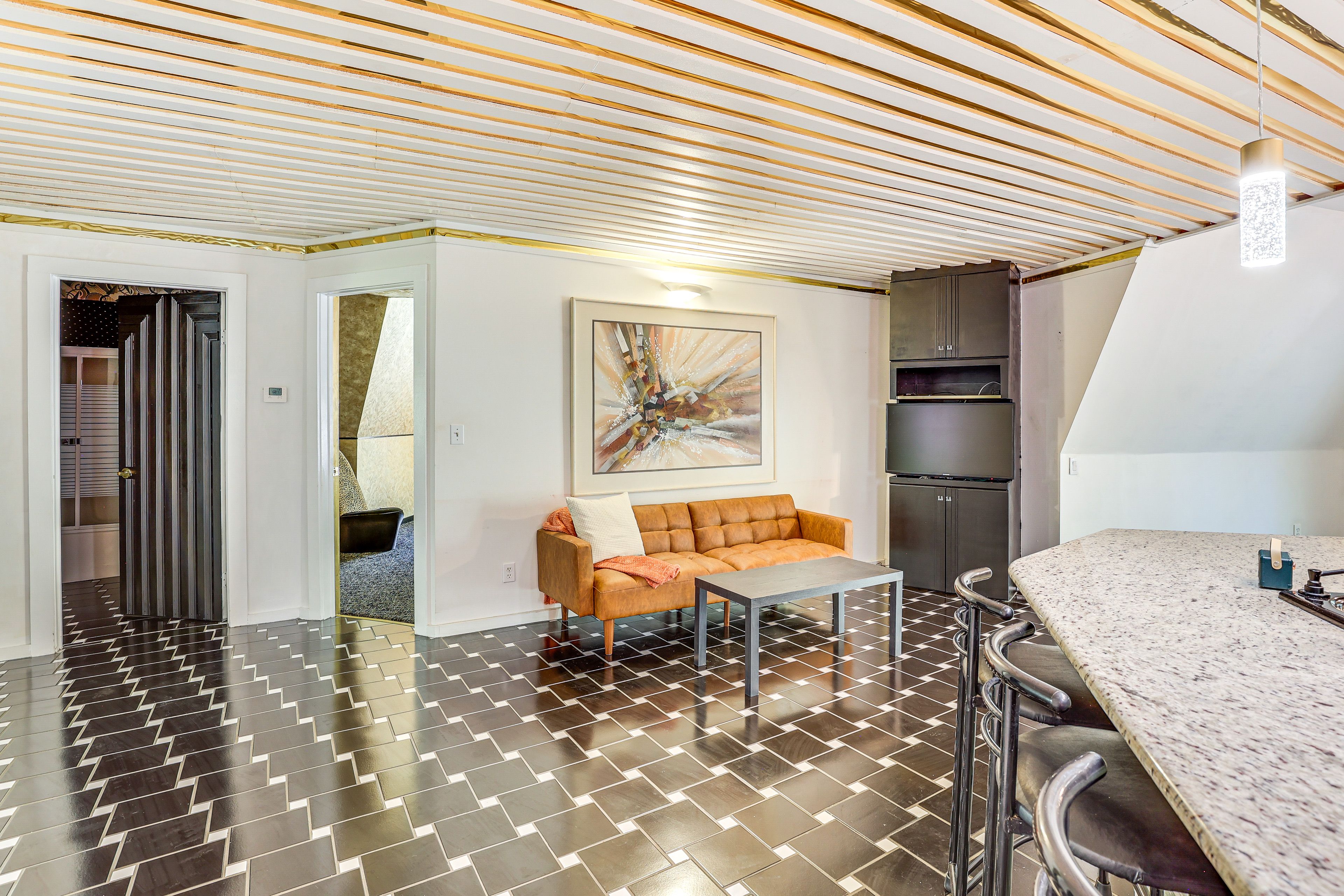 Lounge Area | Main Level