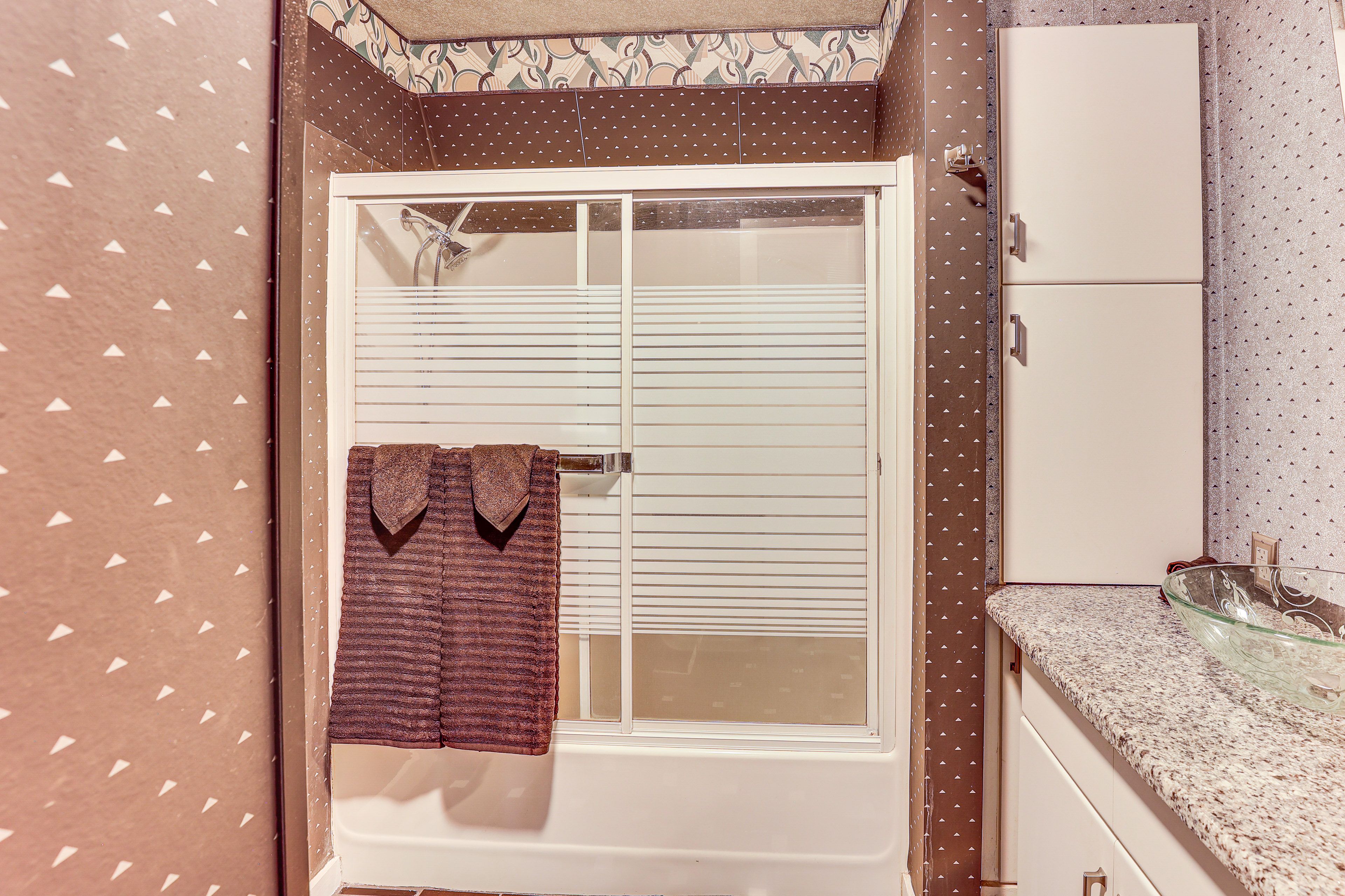 Full Bathroom | Upper Level