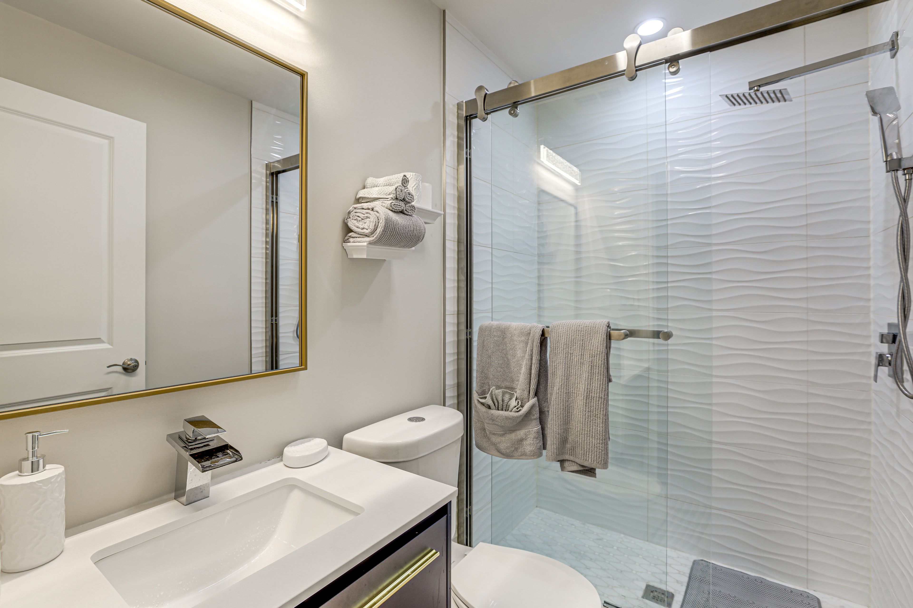 Full Bathroom