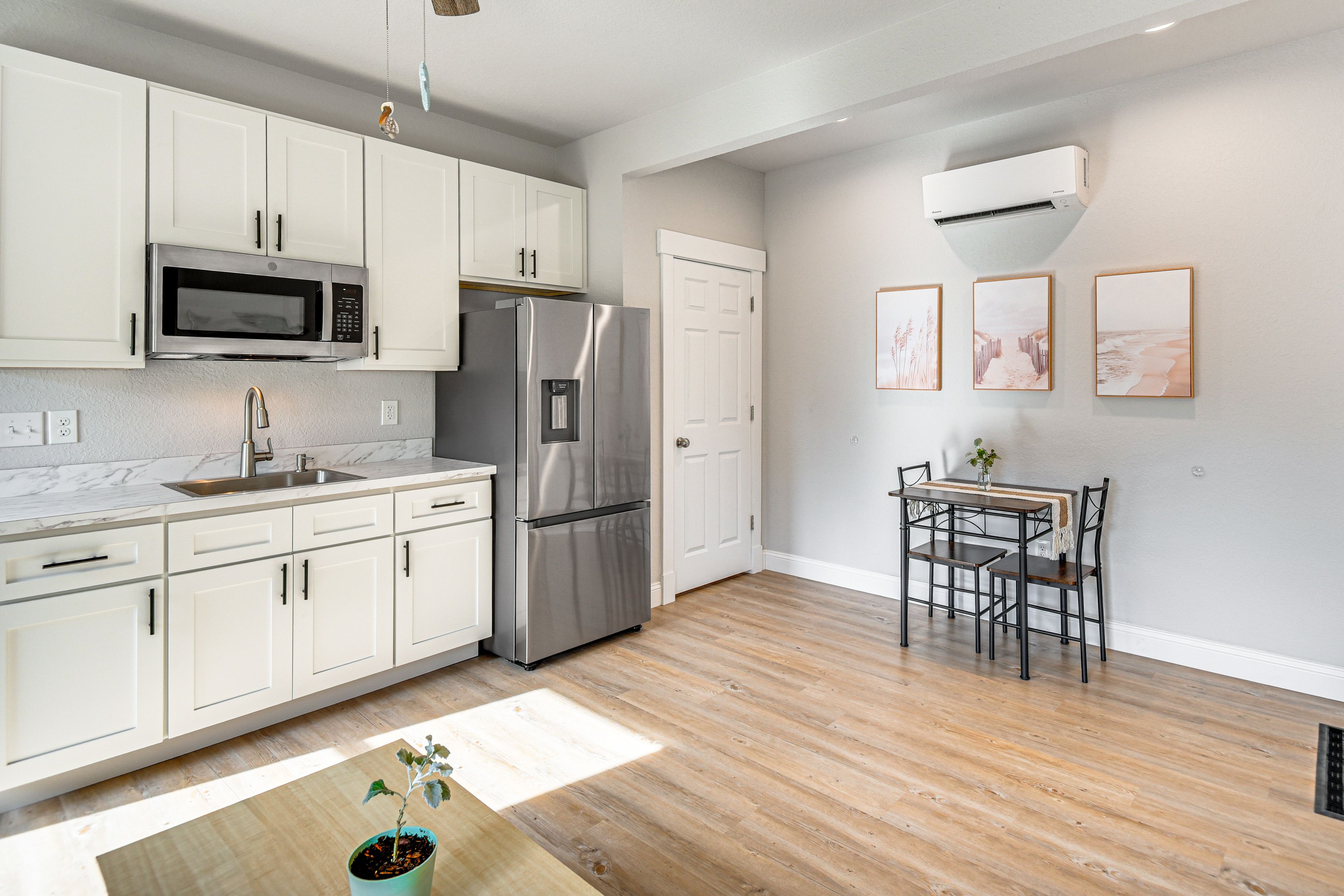 Interior | Kitchen | Laundry Closet