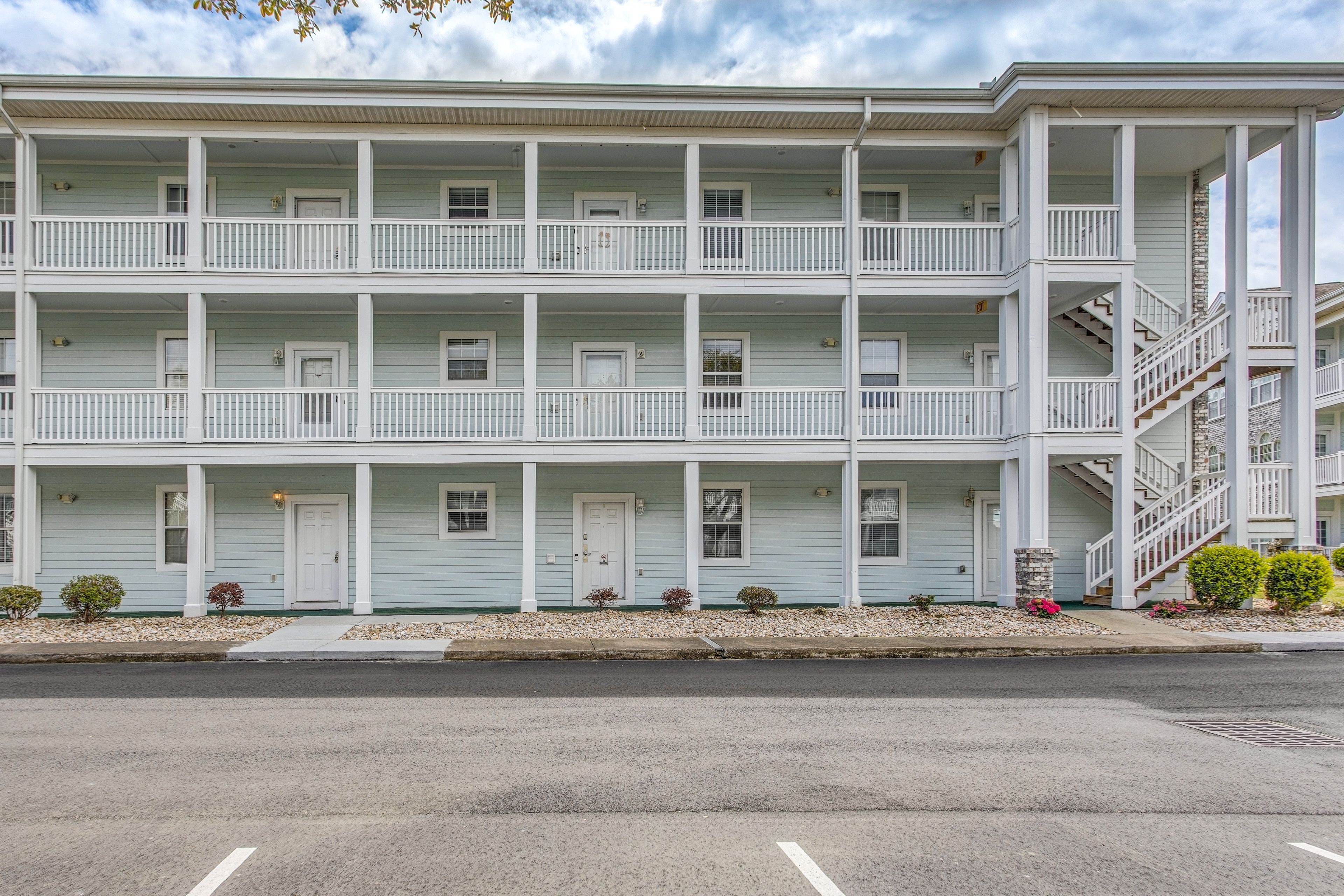 Community Parking | 2 Vehicles