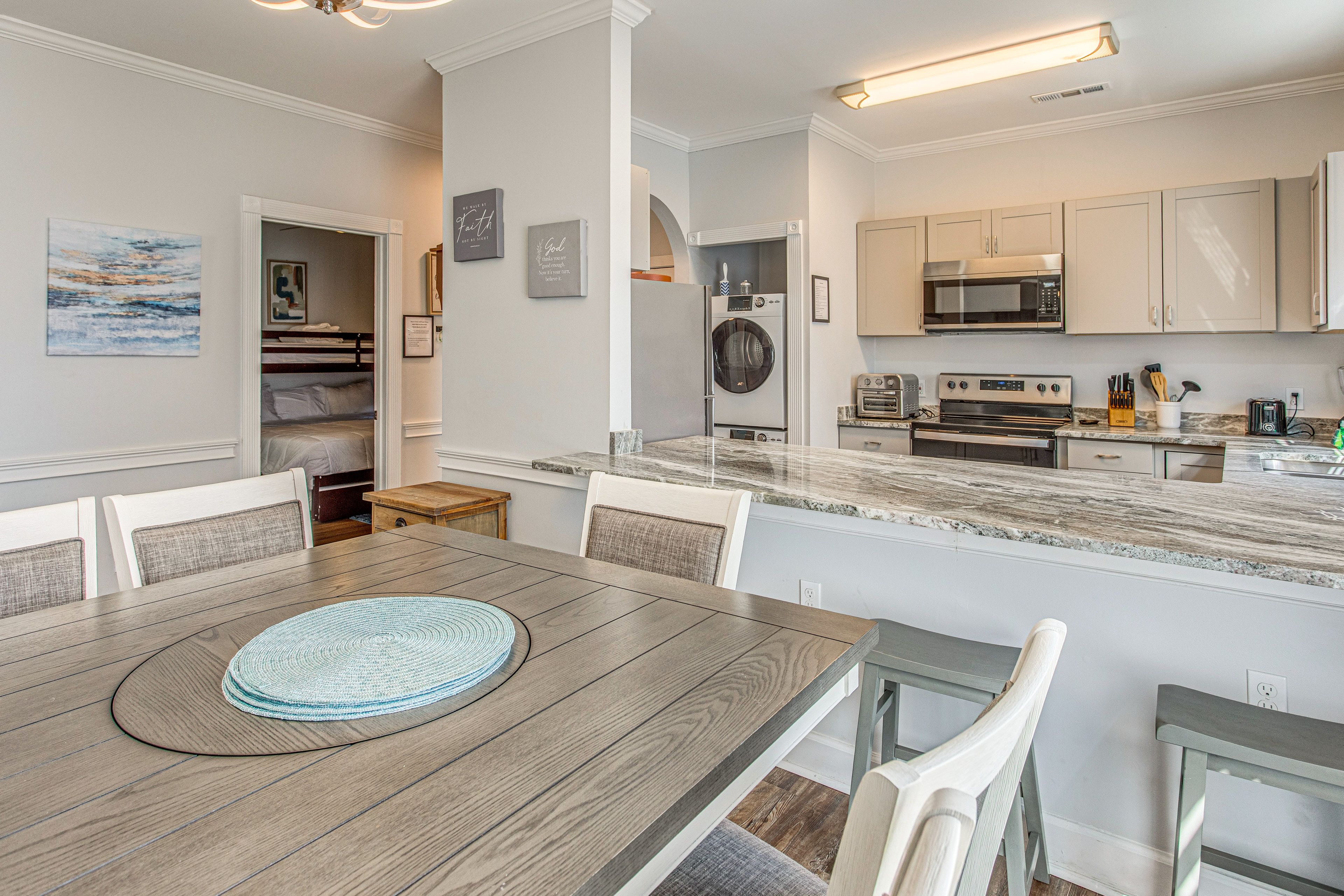 Dining Aare & Kitchen