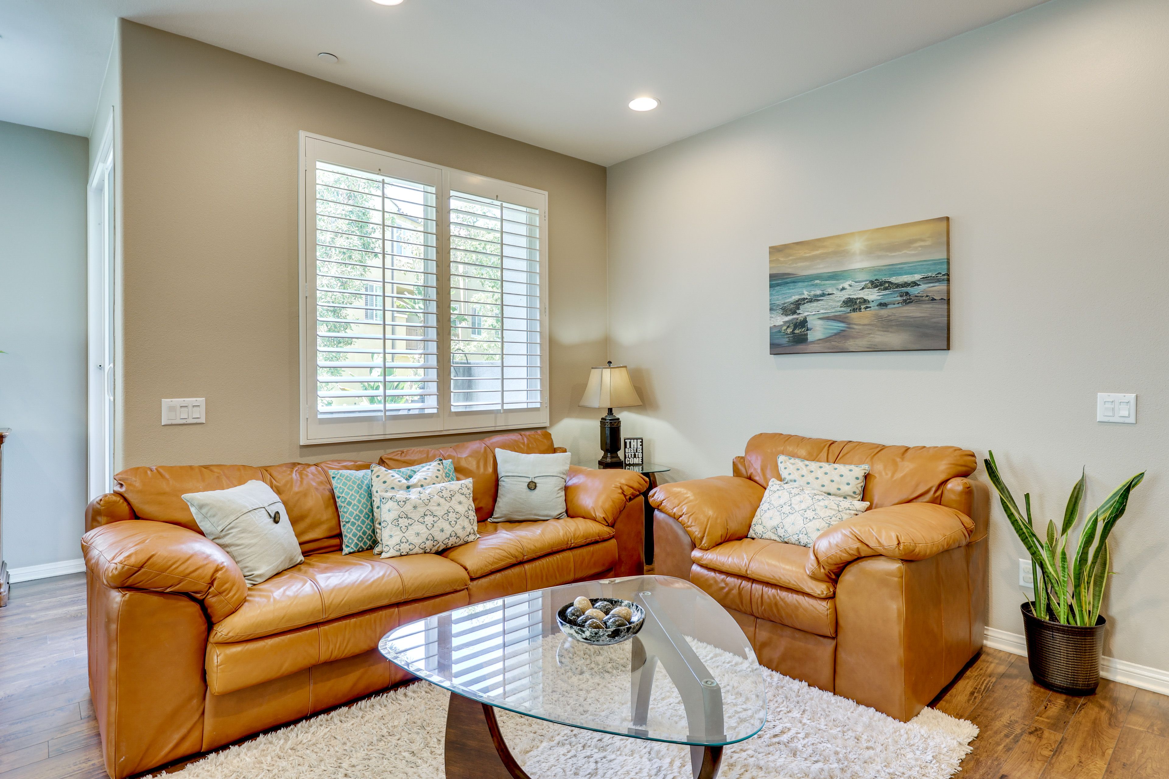 Living Room | Main Floor | Smart TV