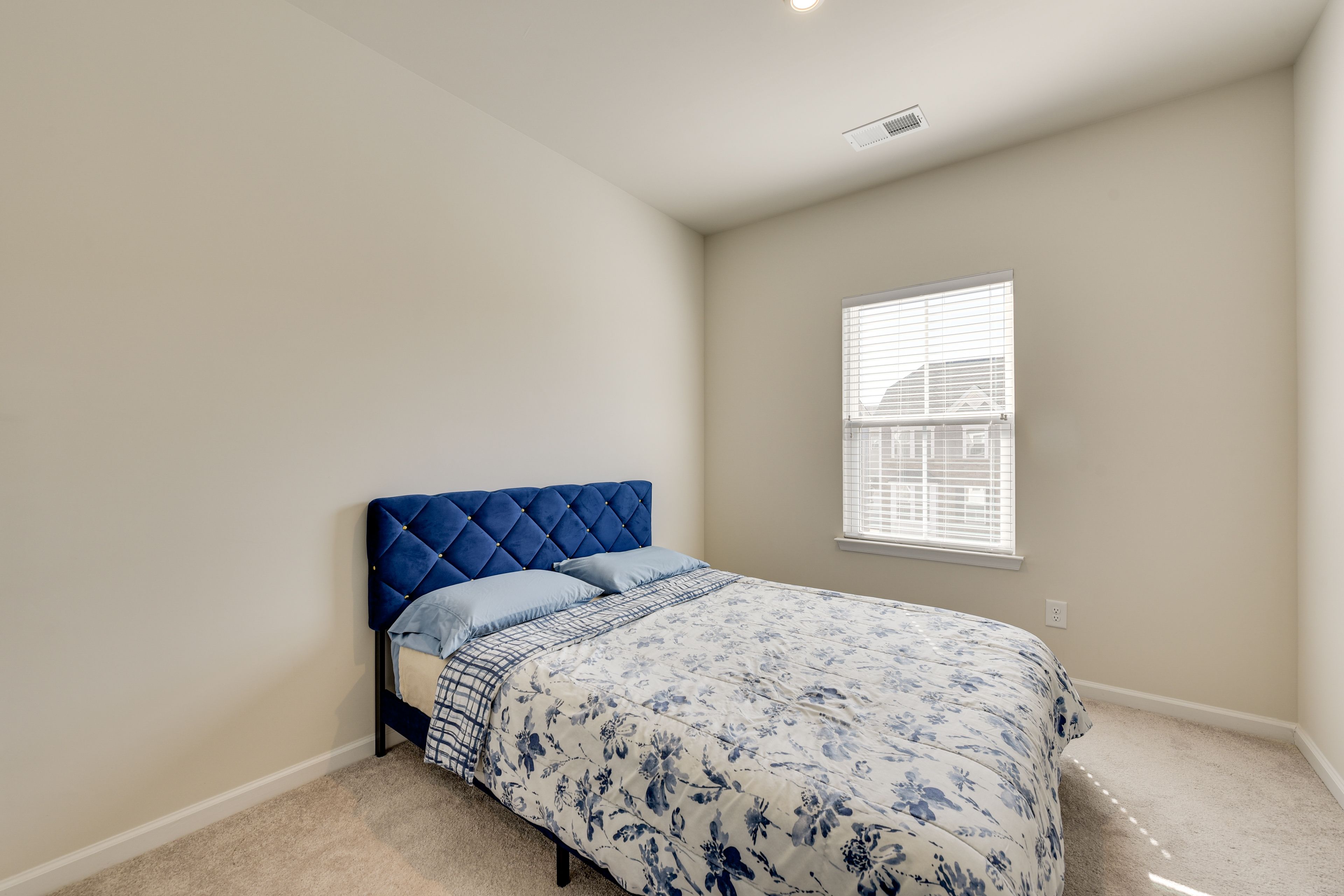 Bedroom 4 | Queen Bed | Upper Floor