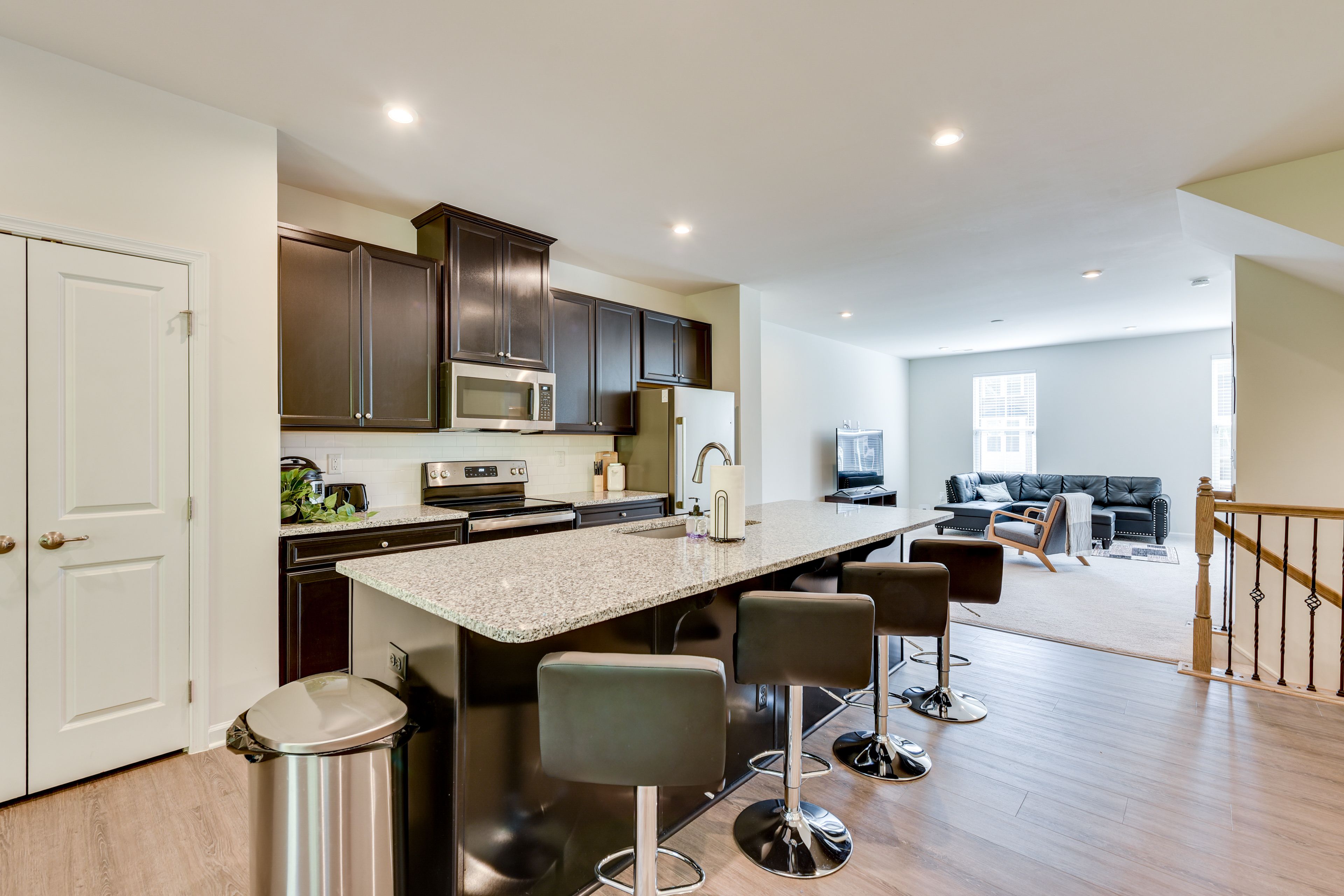 Kitchen | Trash Bags/Paper Towels | Main Floor