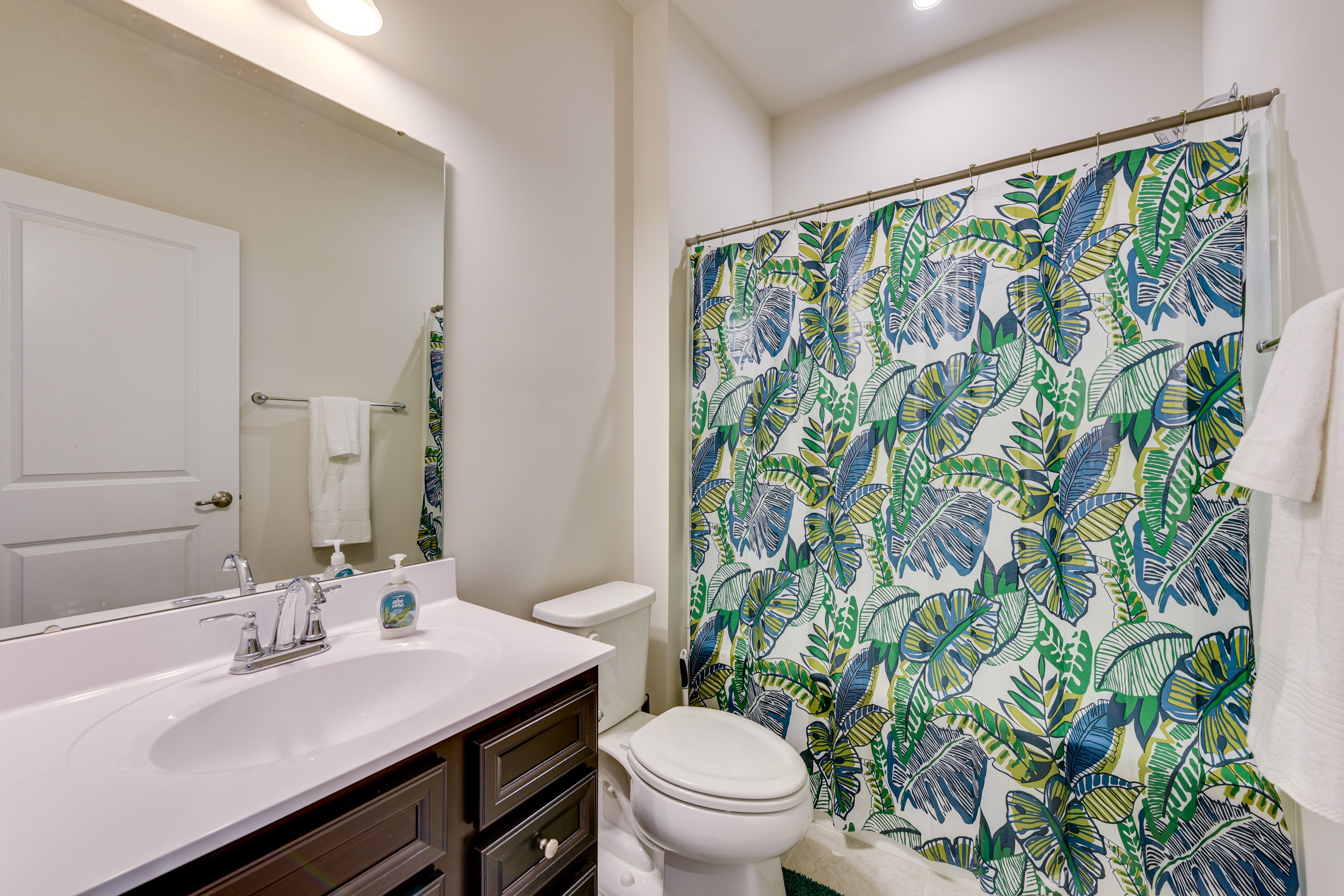 Bathroom | Upper Floor