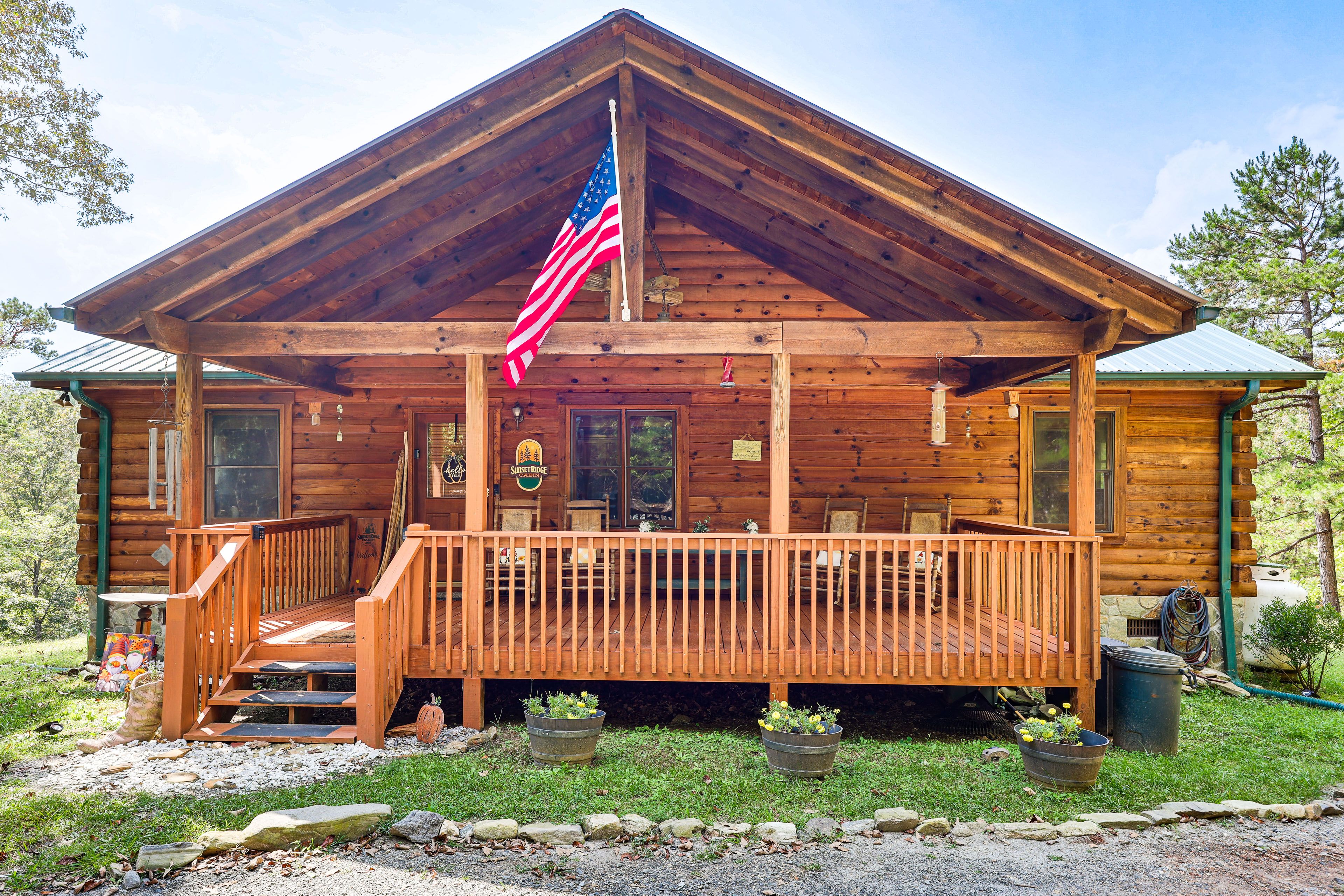 Cabin Exterior | Covered Front Porch