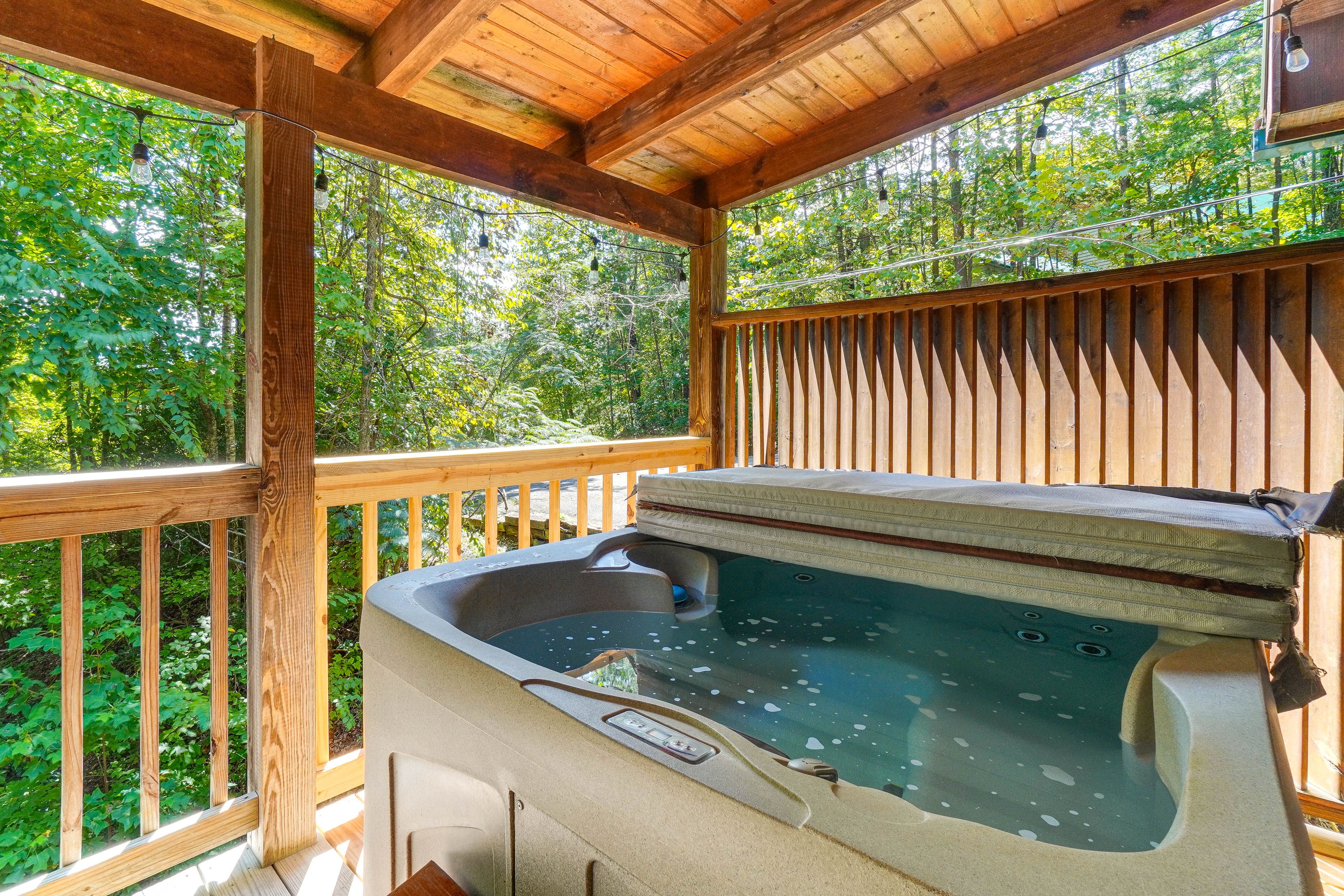 Deck | Private Hot Tub