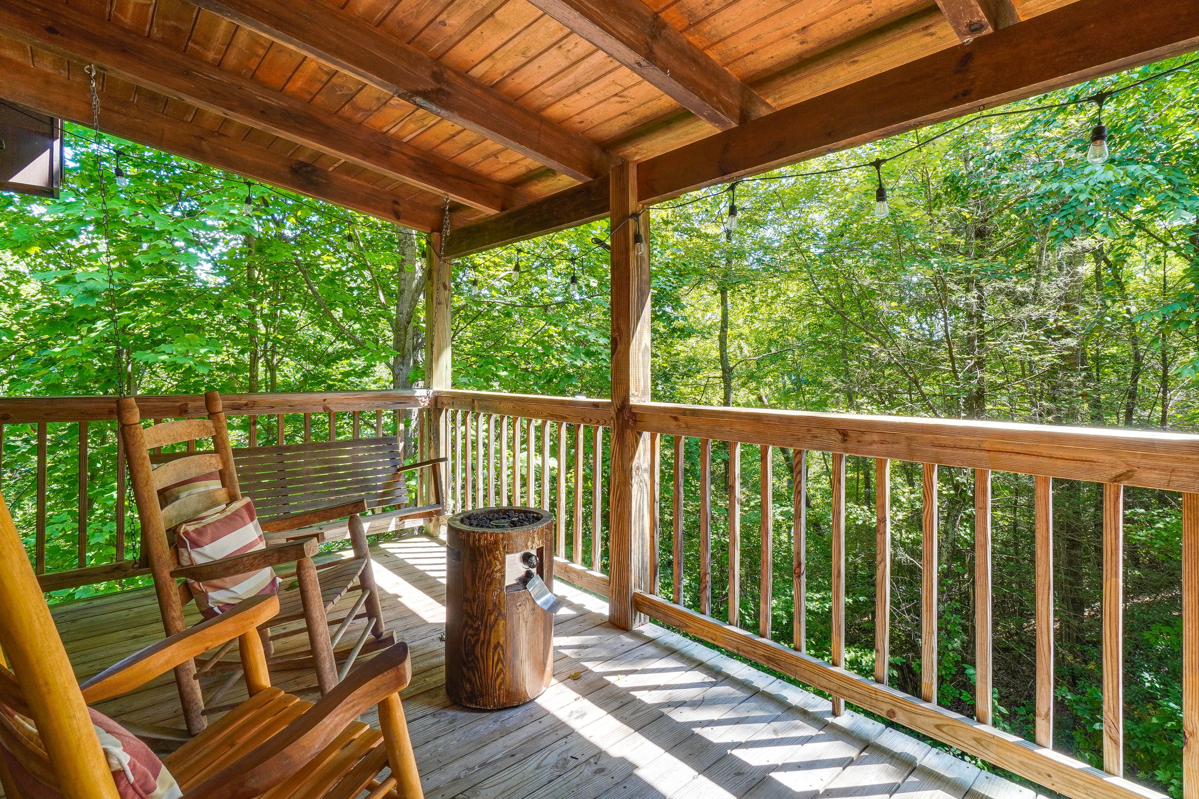 Gatlinburg Vacation Rental | 1BR | 1.5BA | 950 Sq Ft | Stairs Required