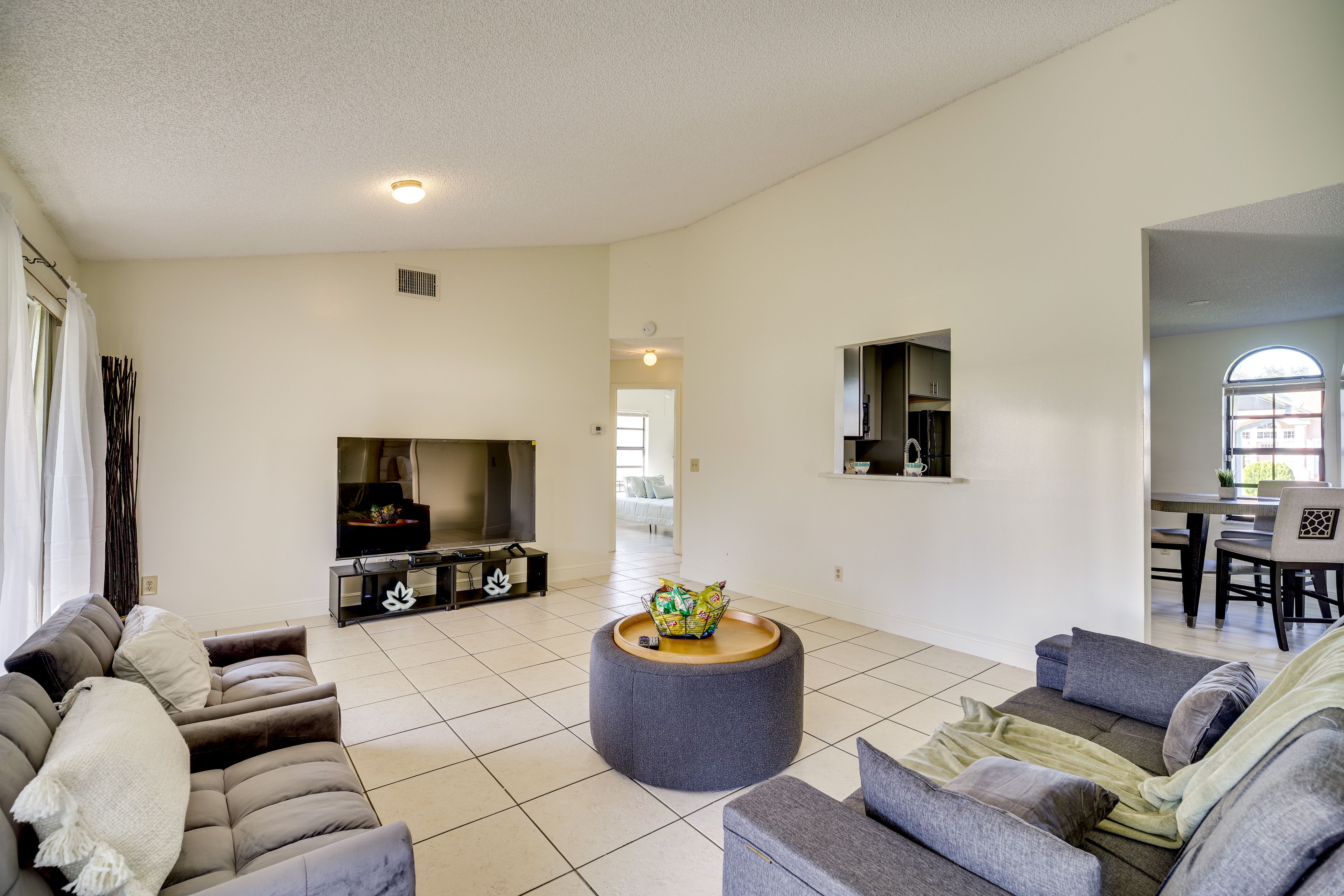 Living Room | Full Sleeper Sofa | Free WiFi | Central A/C & Heat