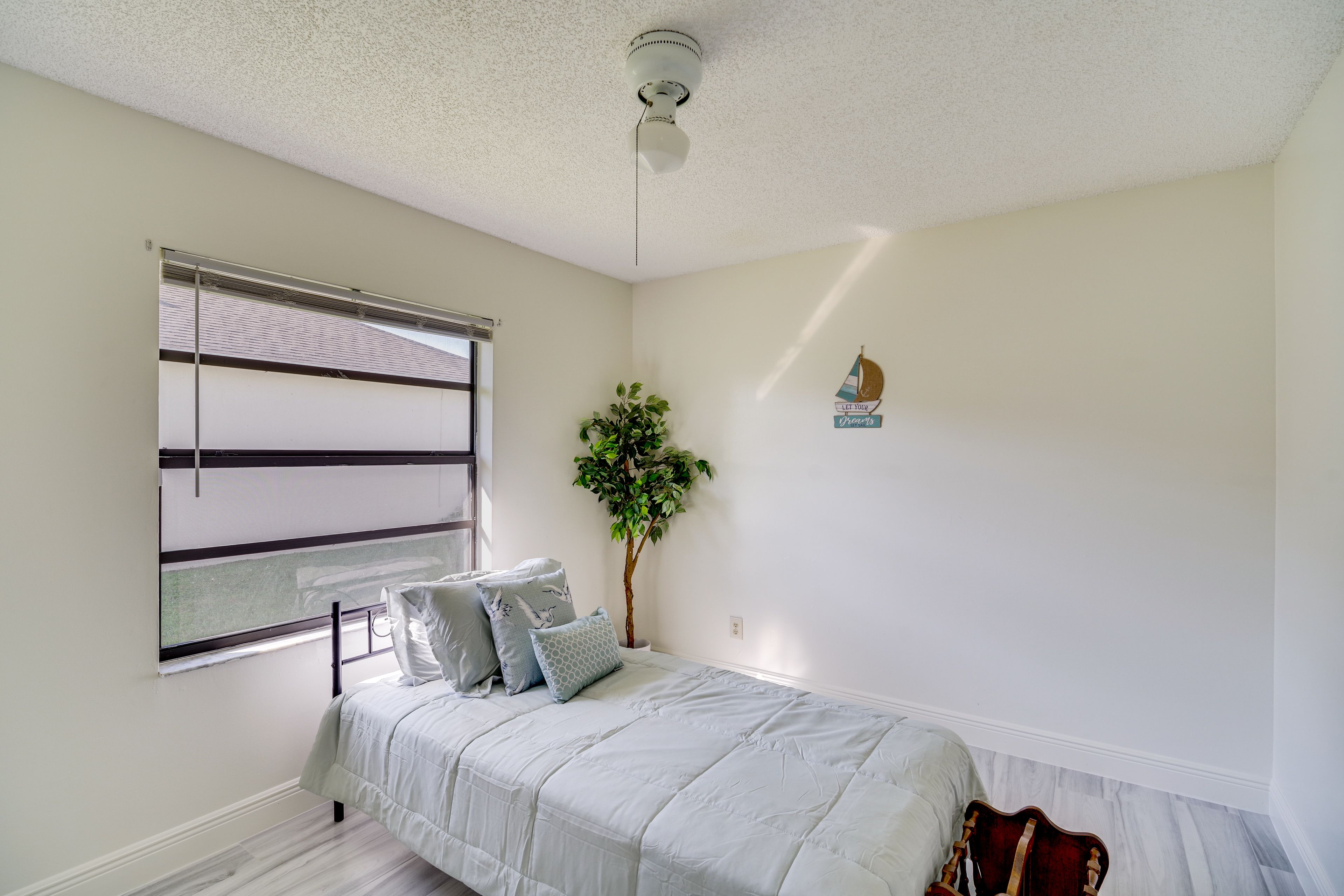 Bedroom 2 | Twin Bed