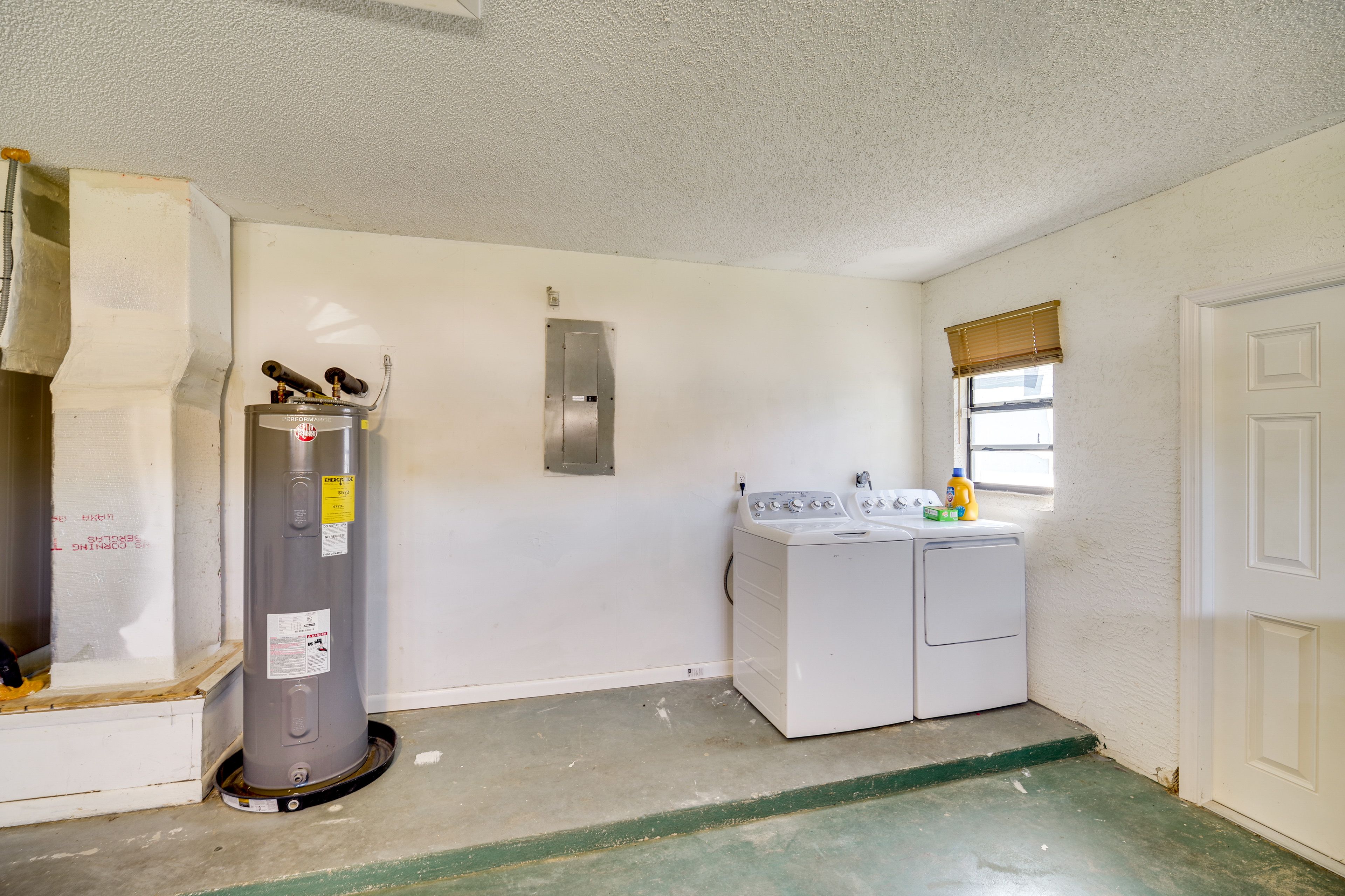 Garage Interior | In-Unit Laundry | Detergent