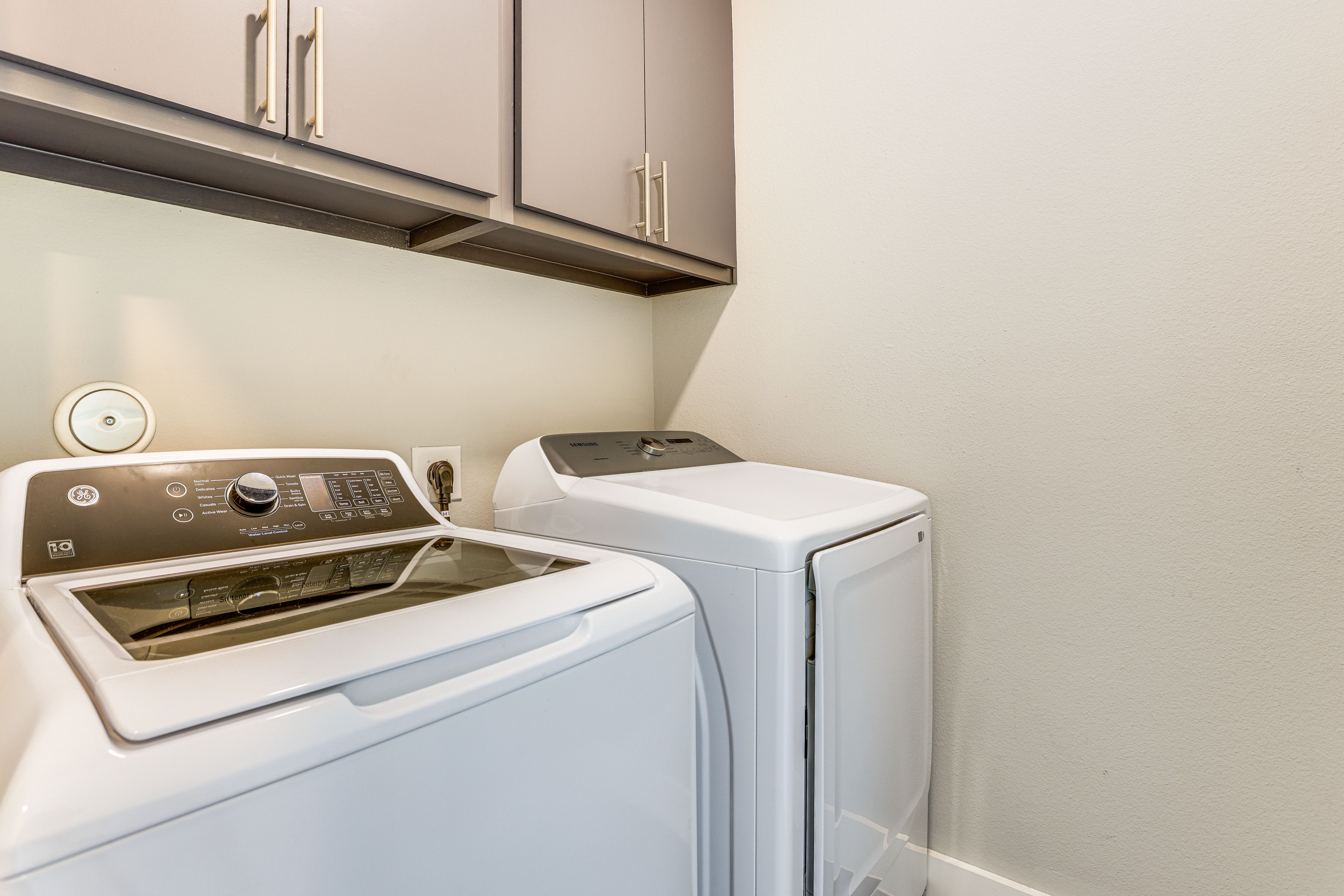 Laundry Room | Washer/Dryer
