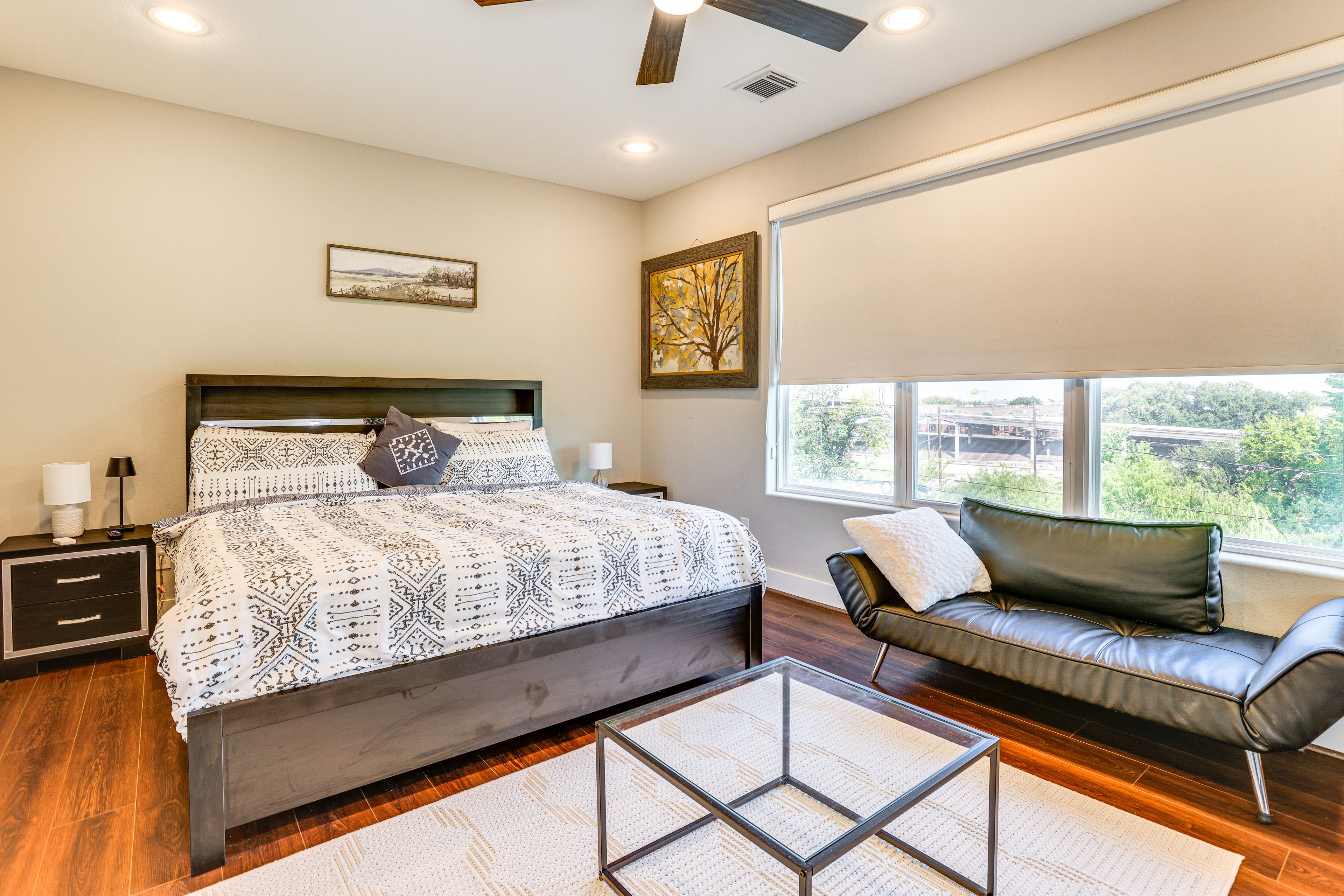 Bedroom 2 | 3rd Floor | King Bed | Smart TV