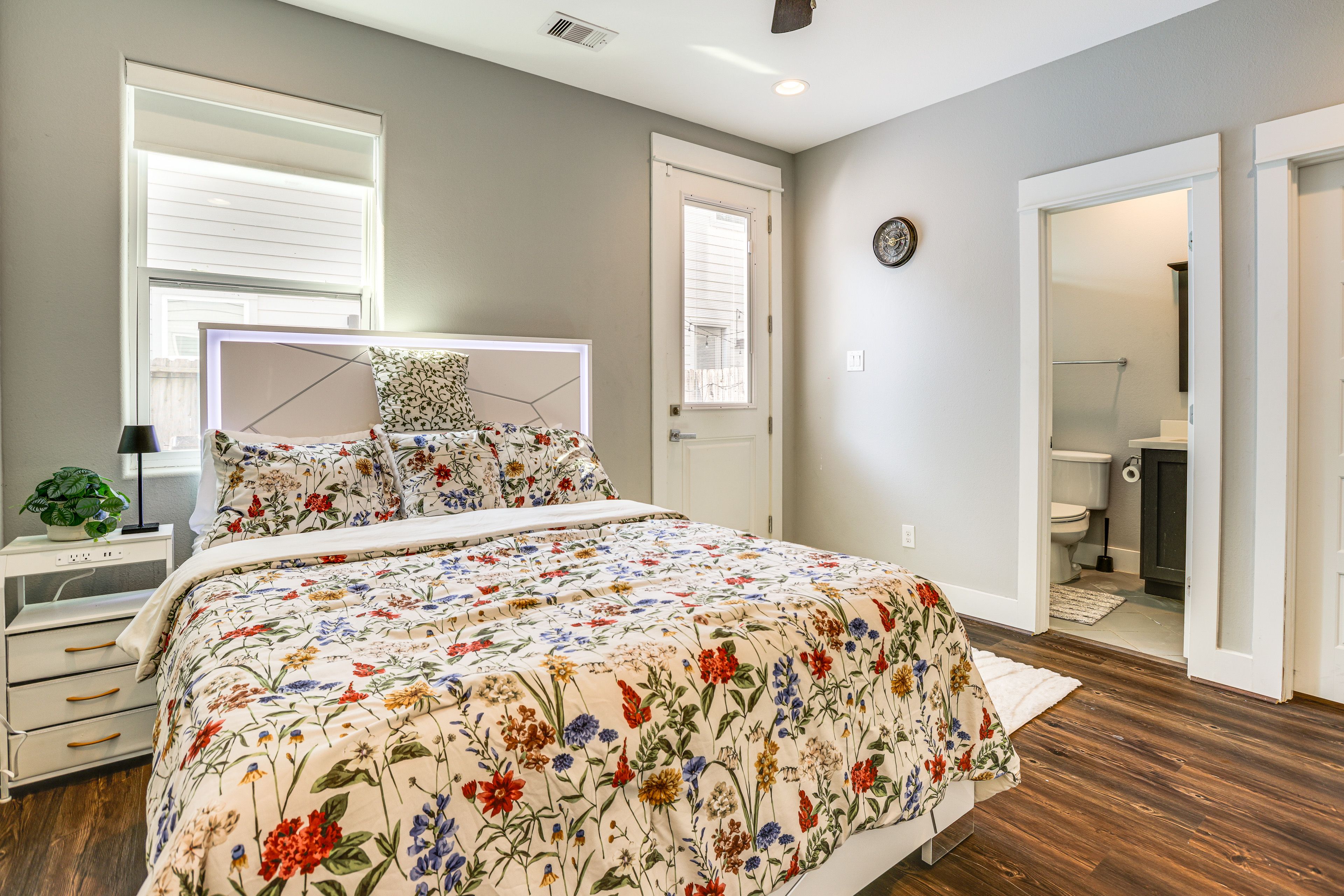 Bedroom 1 | 1st Floor | Queen Bed
