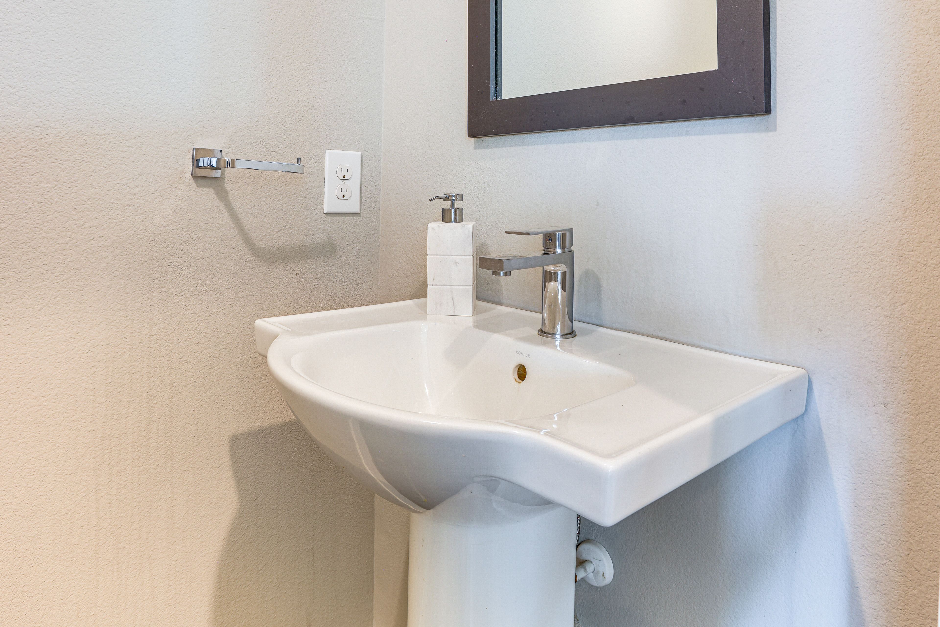 Half Bathroom | 2nd Floor