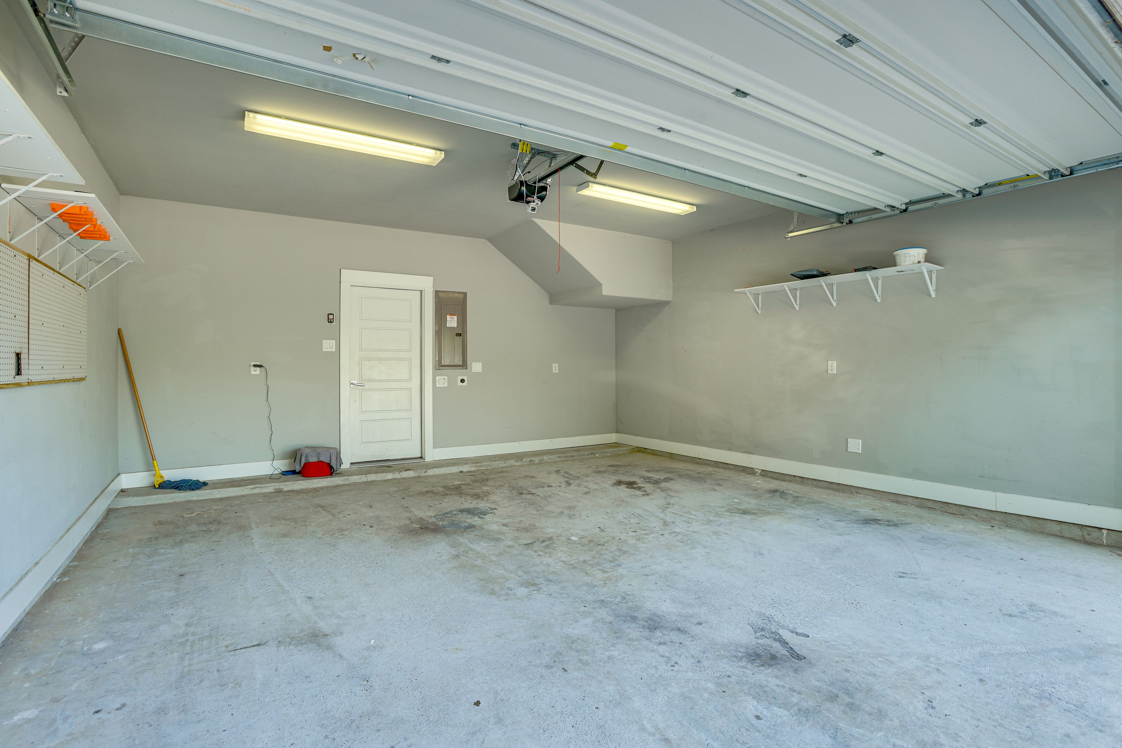 Parking | Garage (2 Vehicles) | Driveway (2 Vehicles) | Free Street Parking