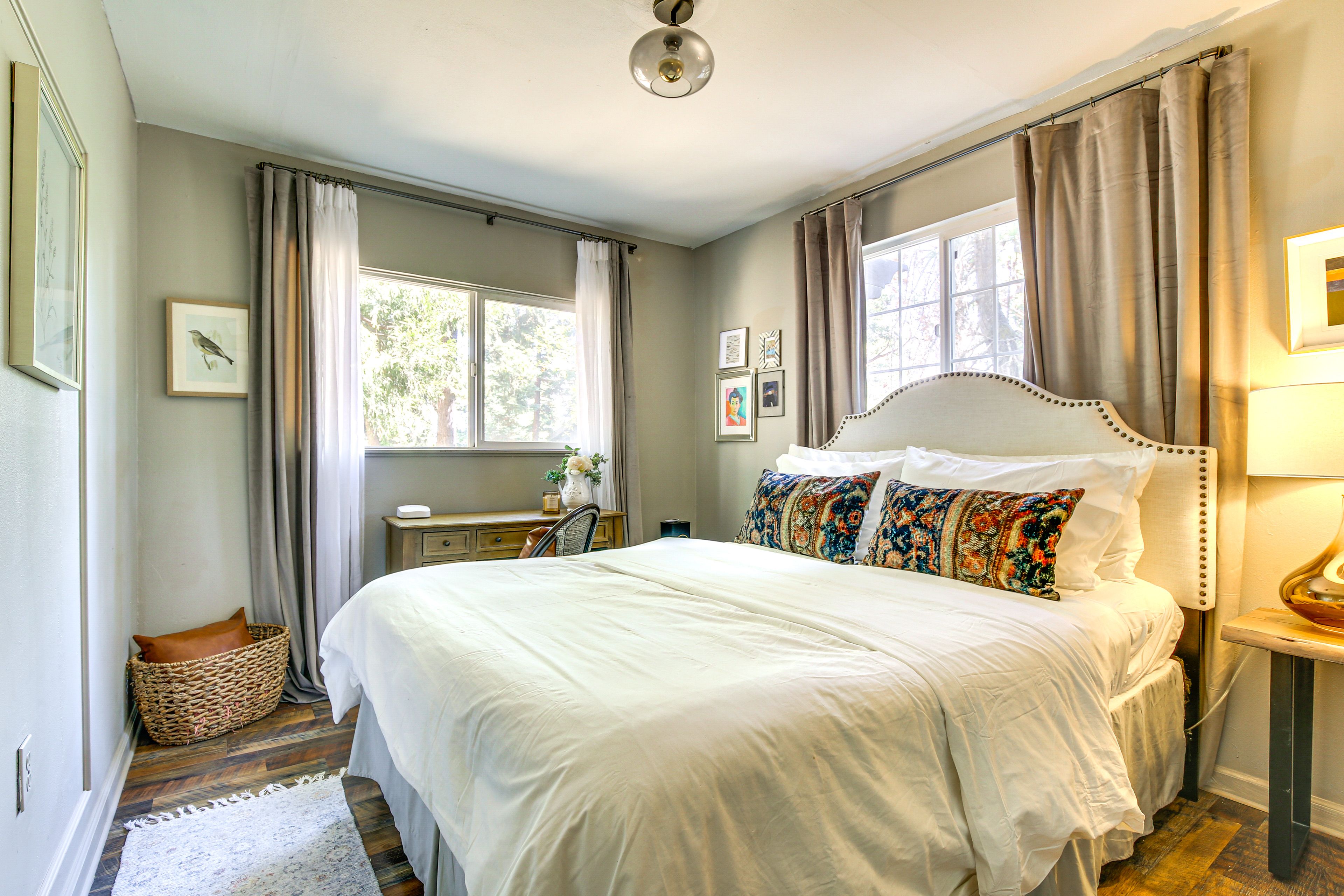 Bedroom 2 | Queen Bed | 1st Floor