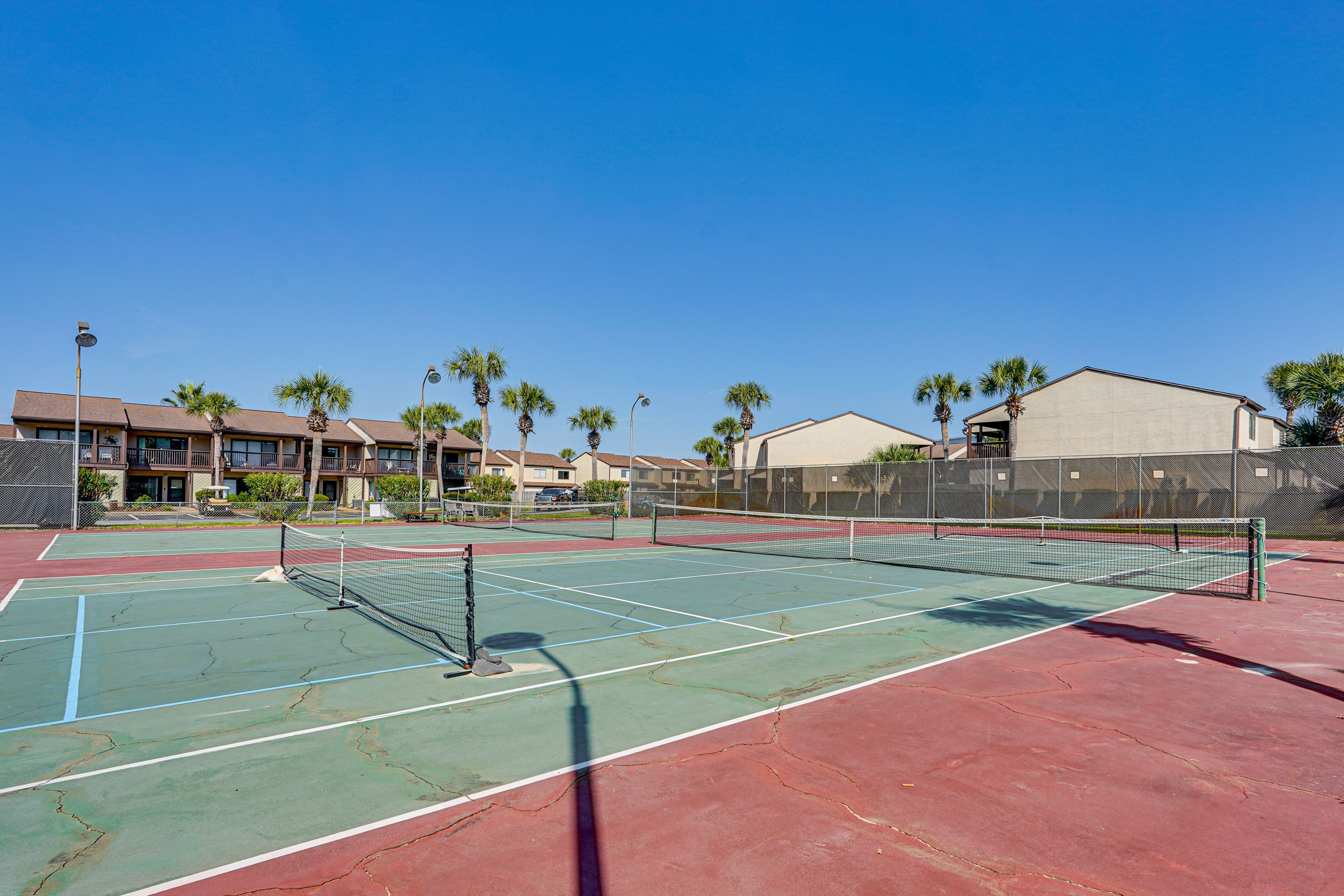 Tennis/Pickleball Courts