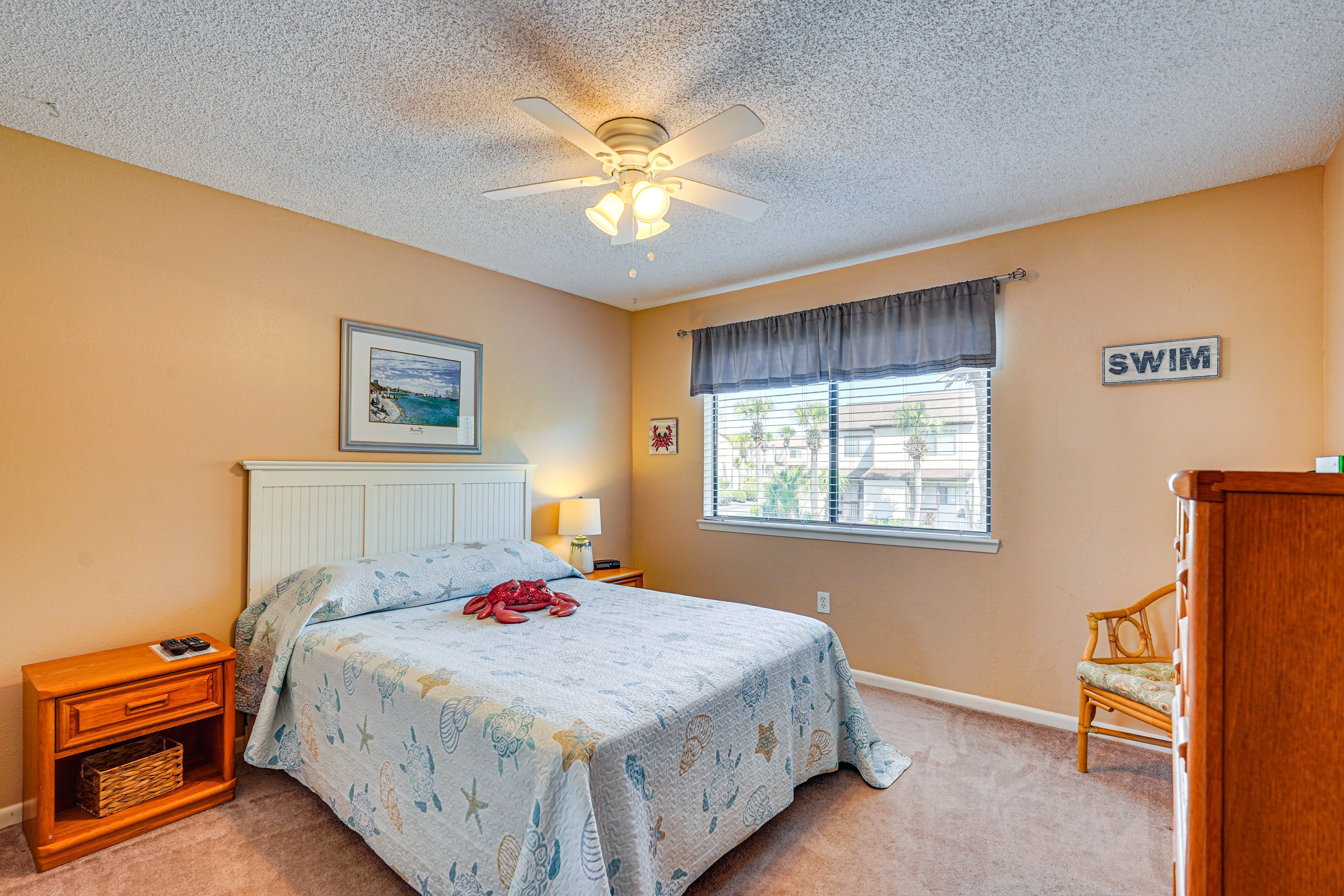 Bedroom 2 | 2nd Floor | Queen Bed | Smart TV