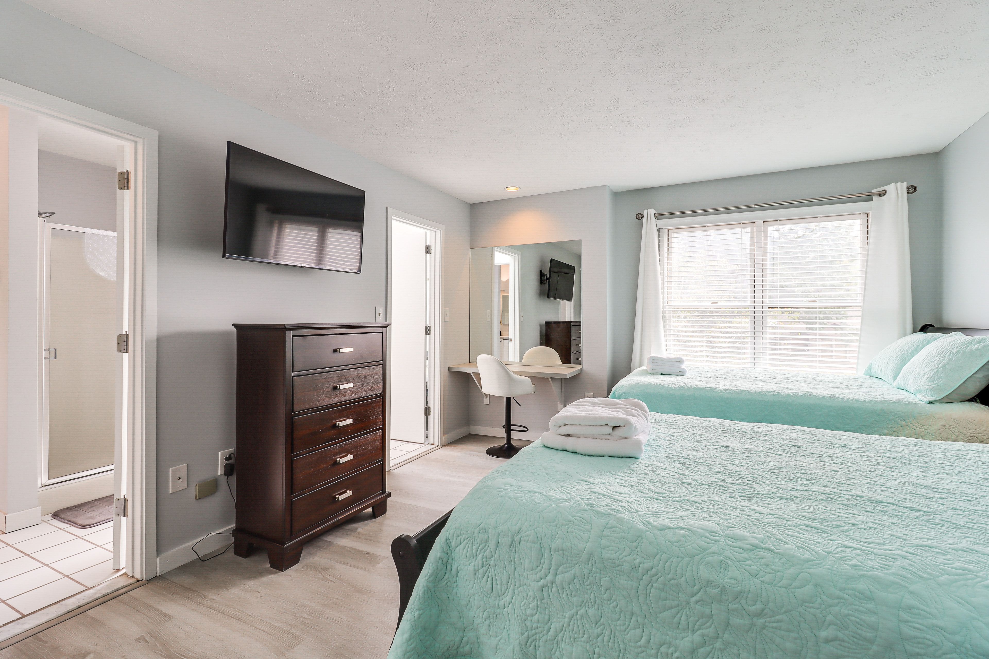 Bedroom 2 | 2nd Floor | 2 Full Beds