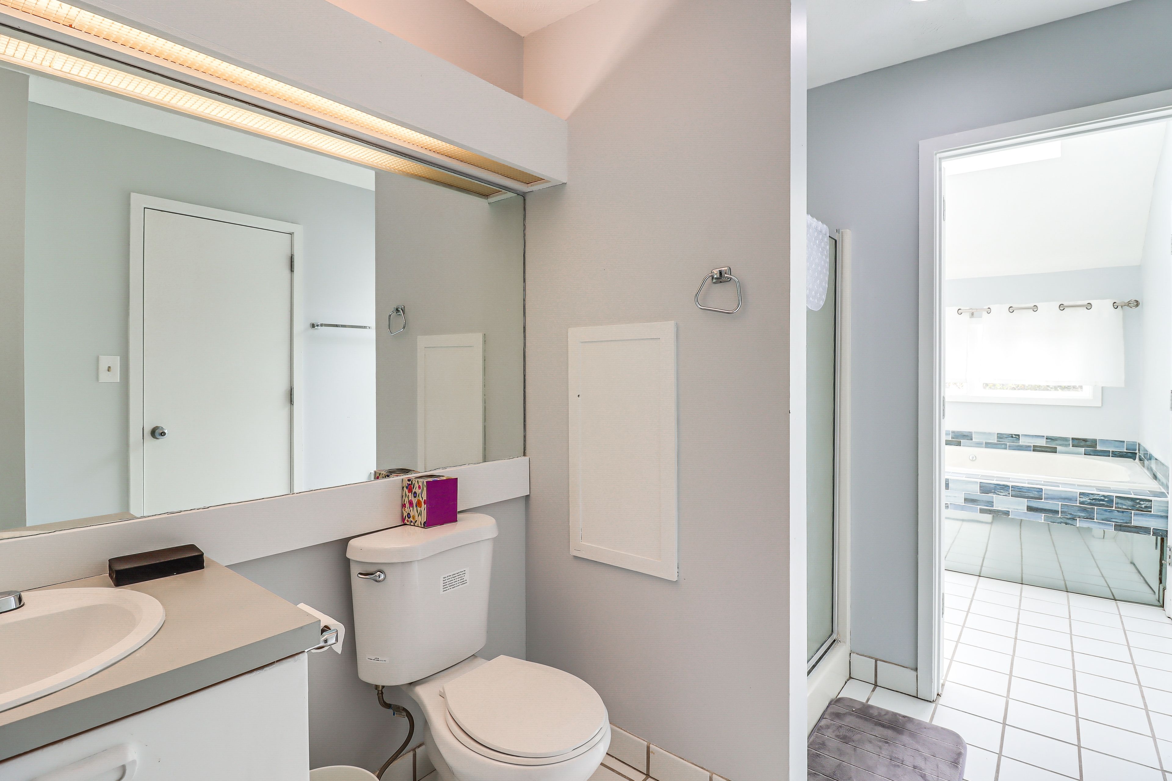 Full Bathroom | 2nd Floor | Jetted Tub