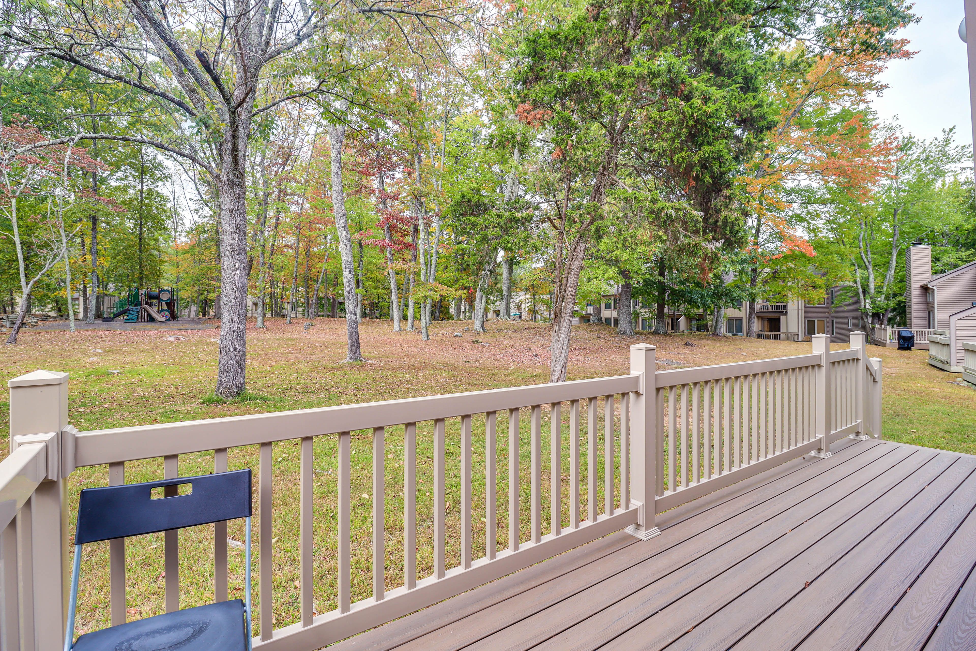 Private Deck | Woodland View