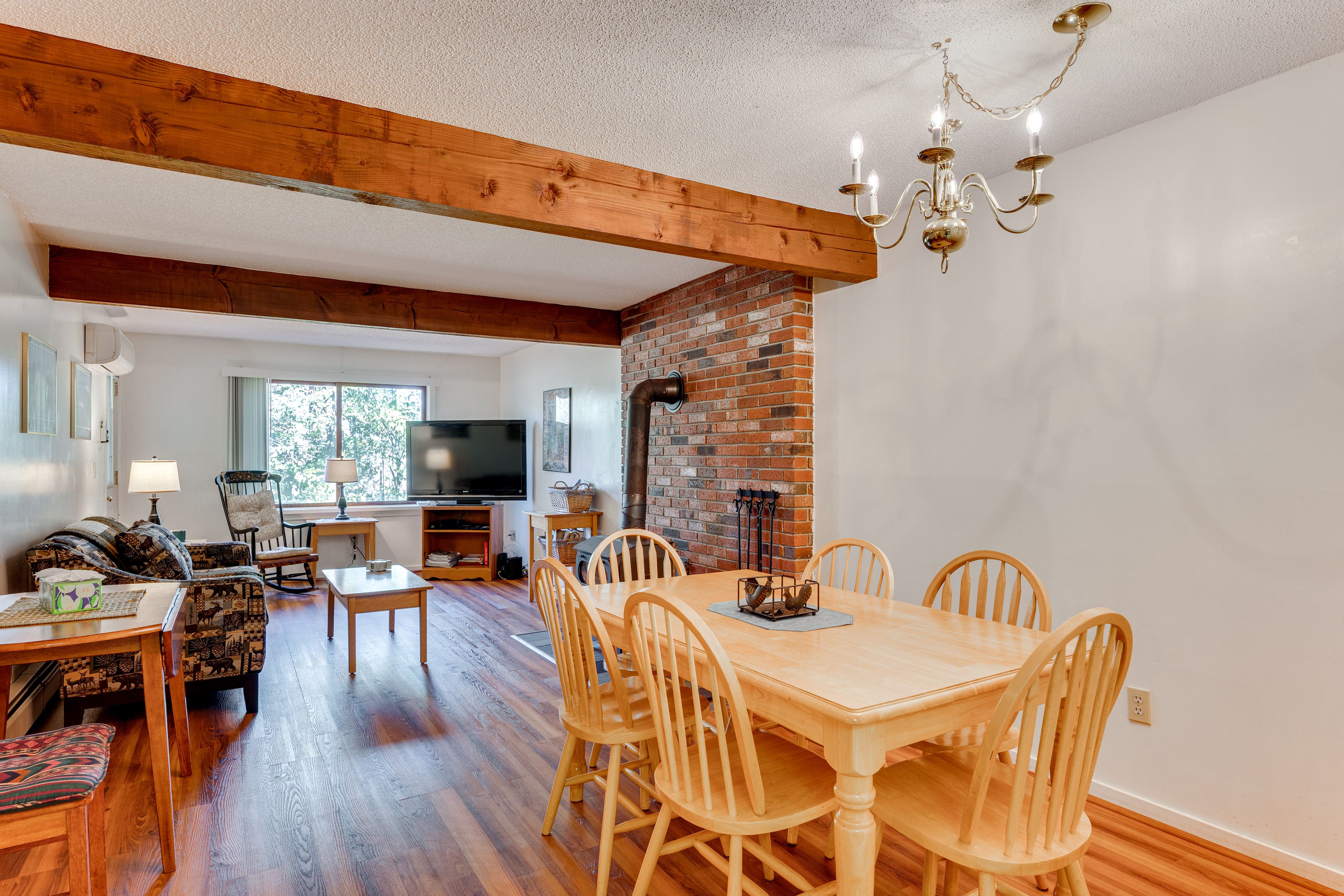 Dining Area | Dishware & Flatware