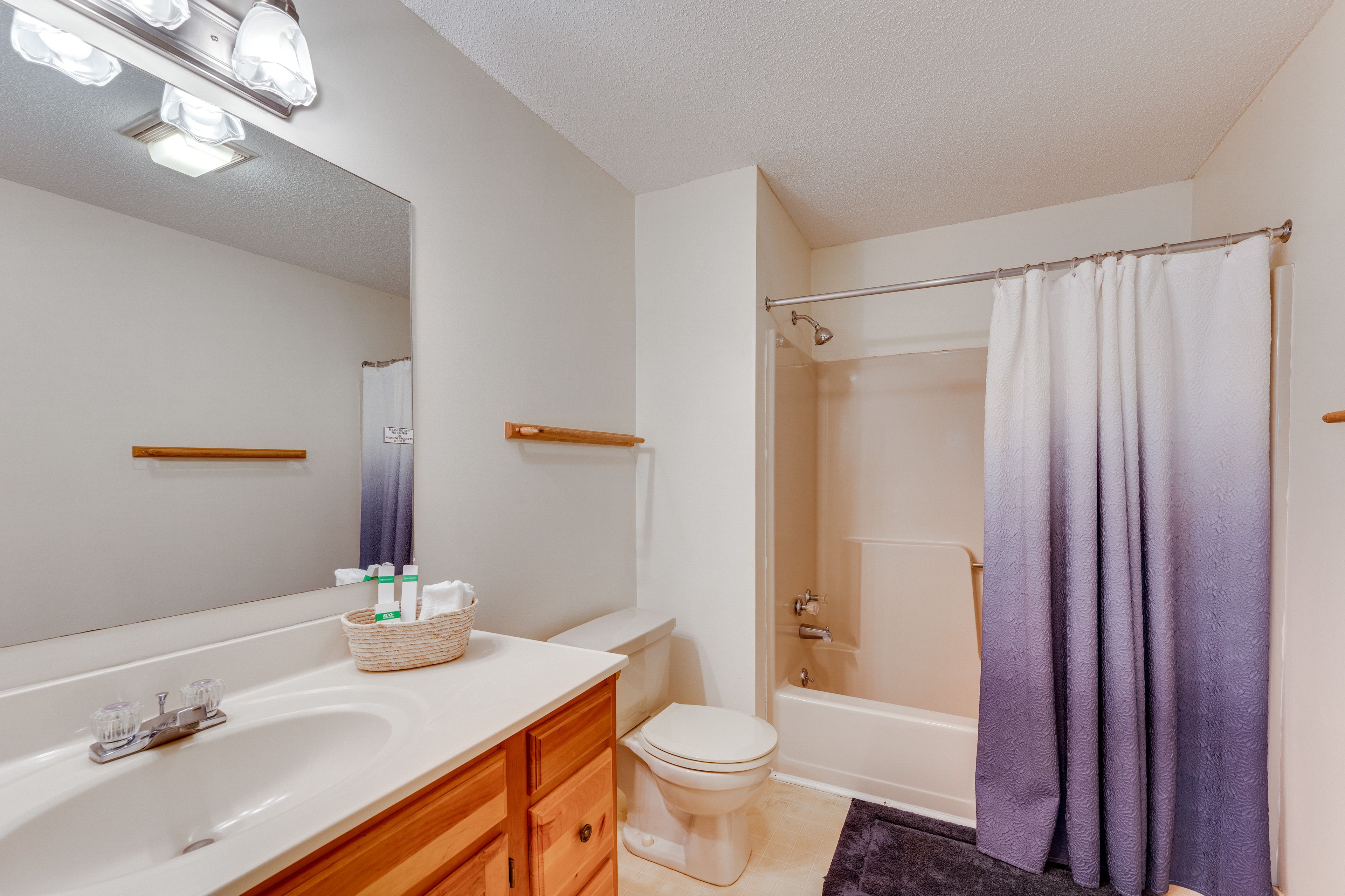 Full Bath | Towels | Hair Dryer
