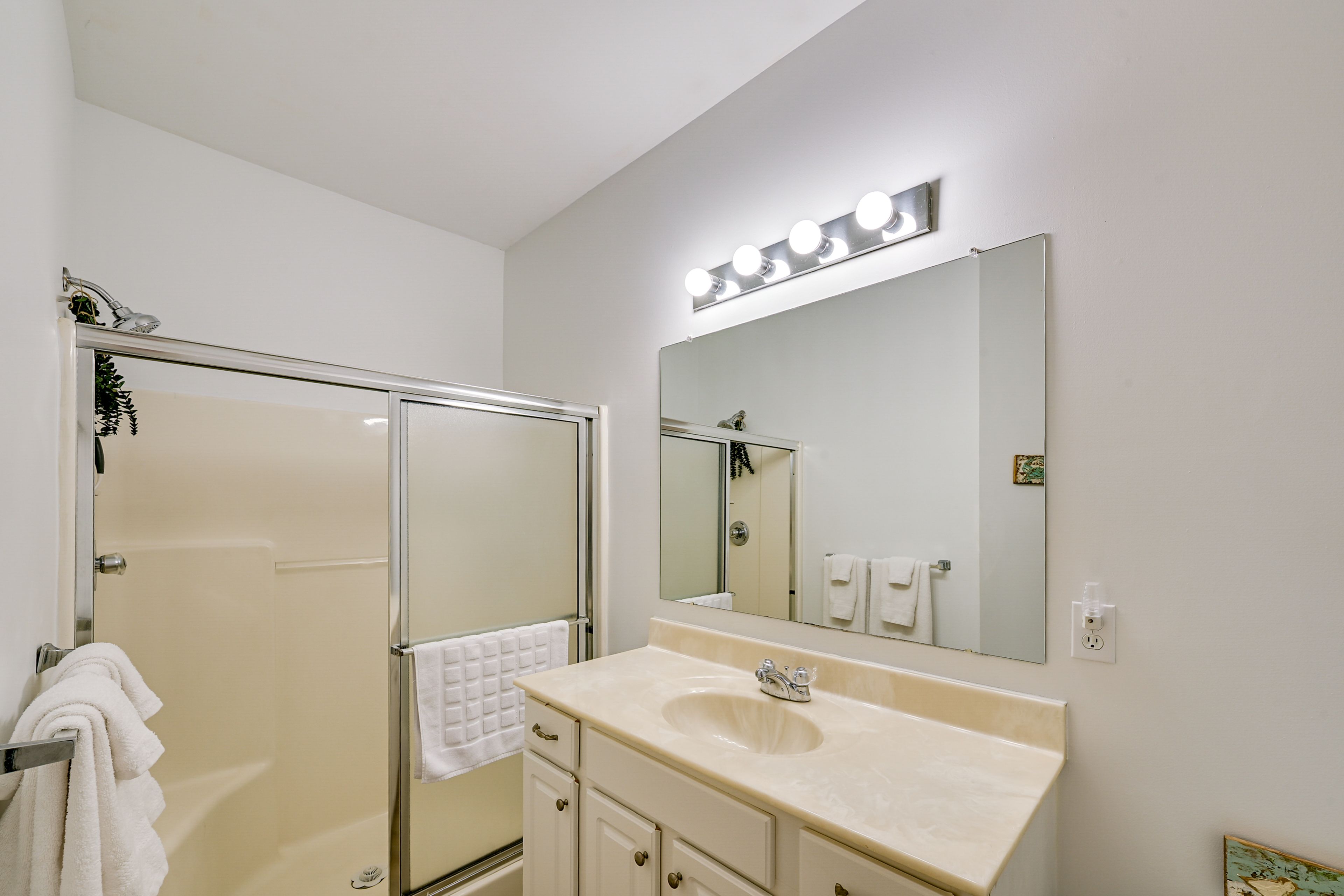 Bathroom | Towels Provided