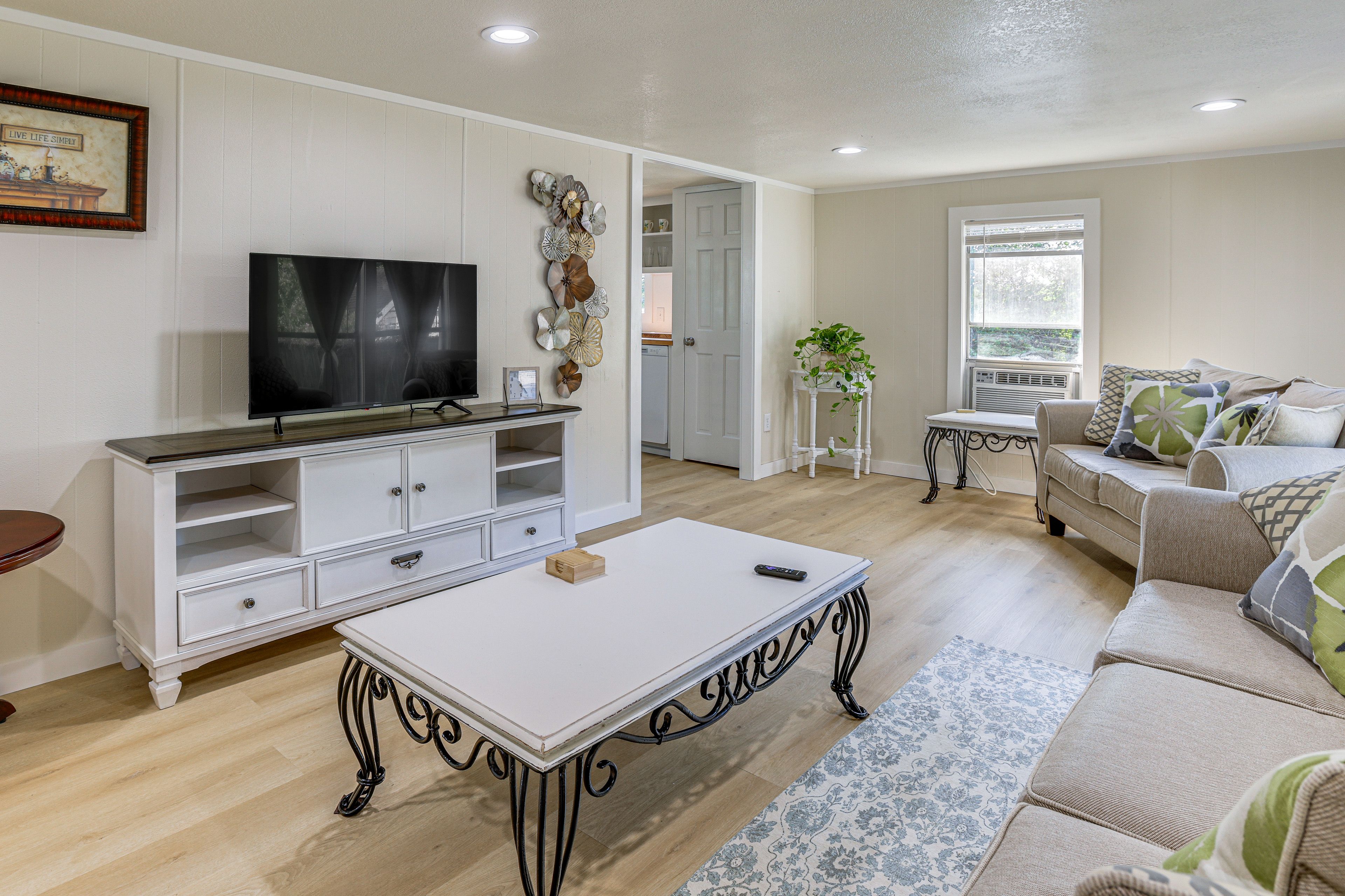 Crosby Vacation Rental | 3BR | 2BA | 1,400 Sq Ft | 7 Steps to Enter