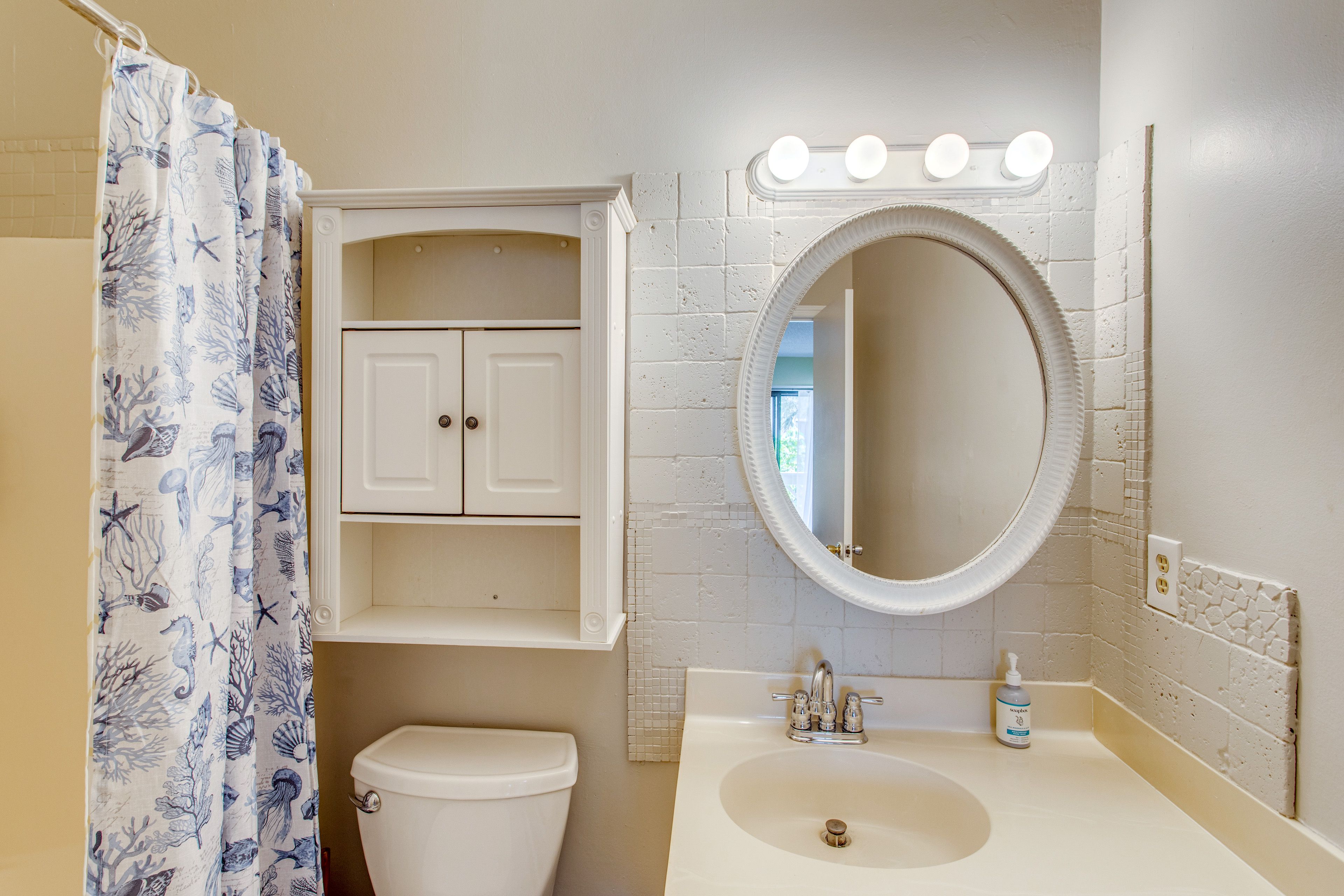 Bathroom | Towels Provided