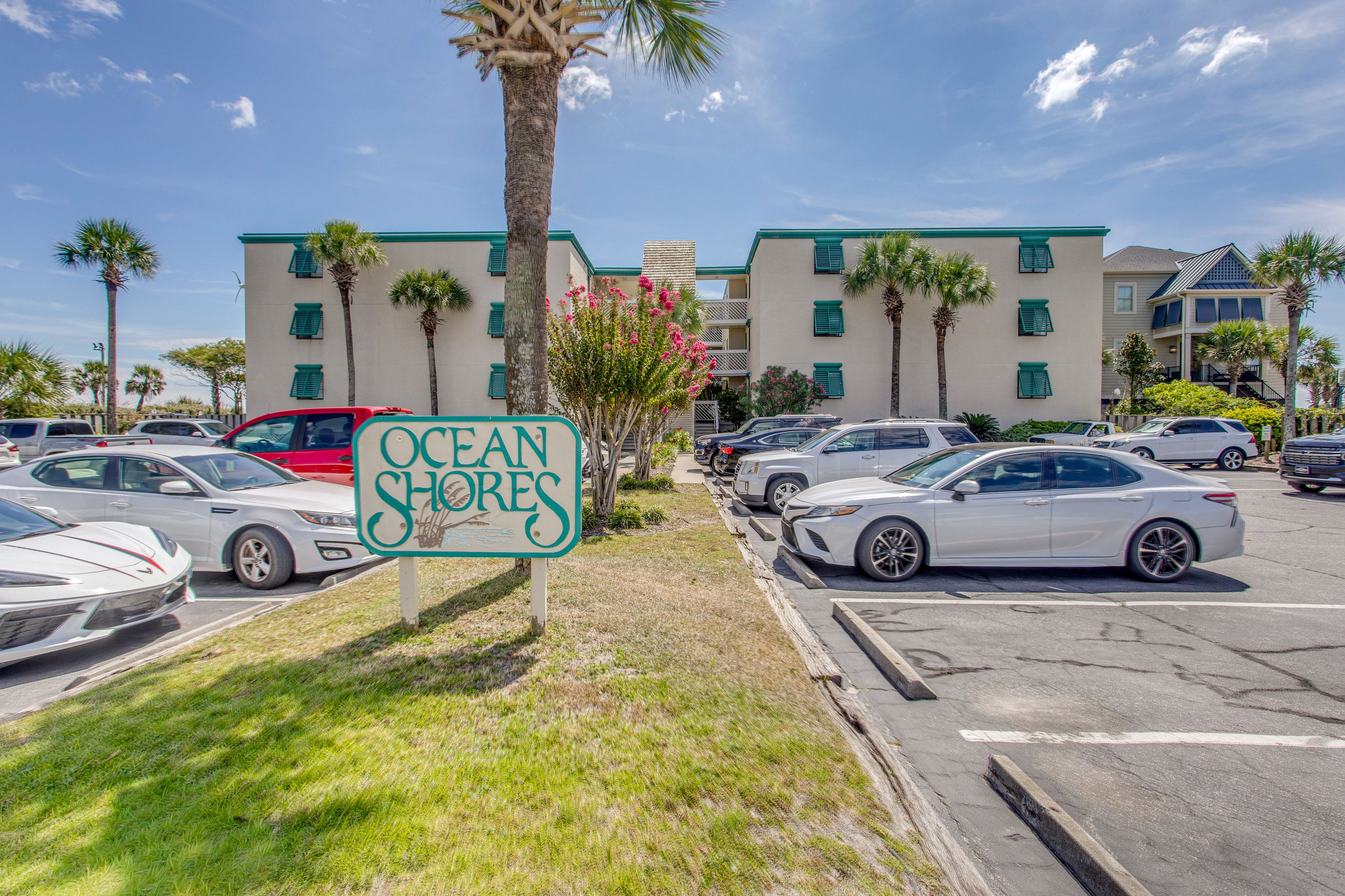 Open Community Lot (2 Vehicles)